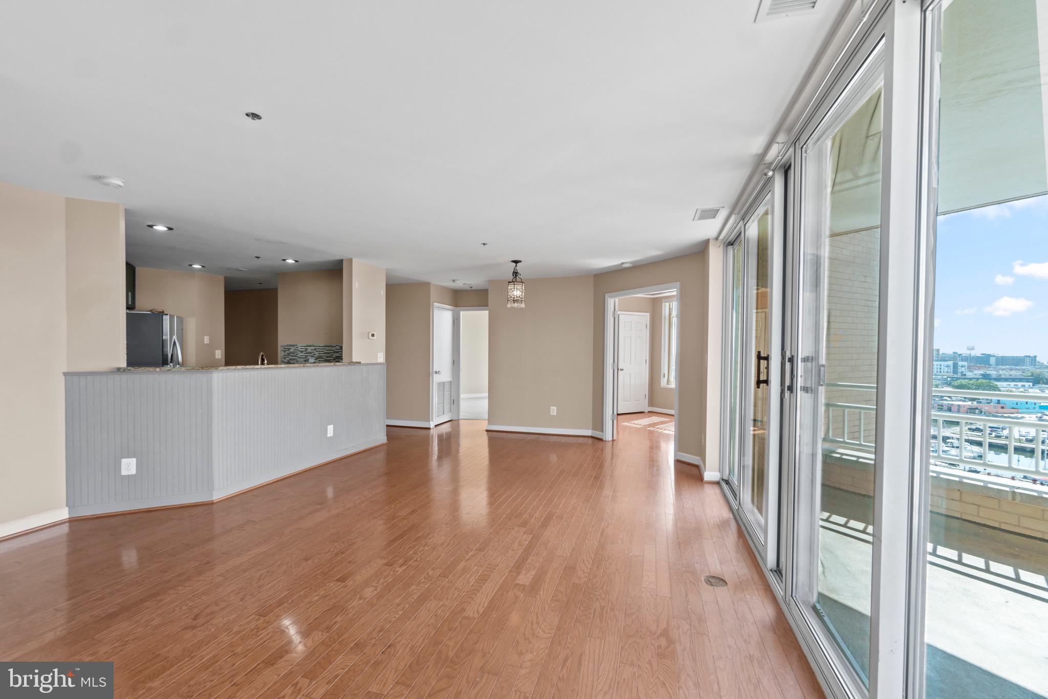 HARBORVIEW TOWERS - Residential Lease