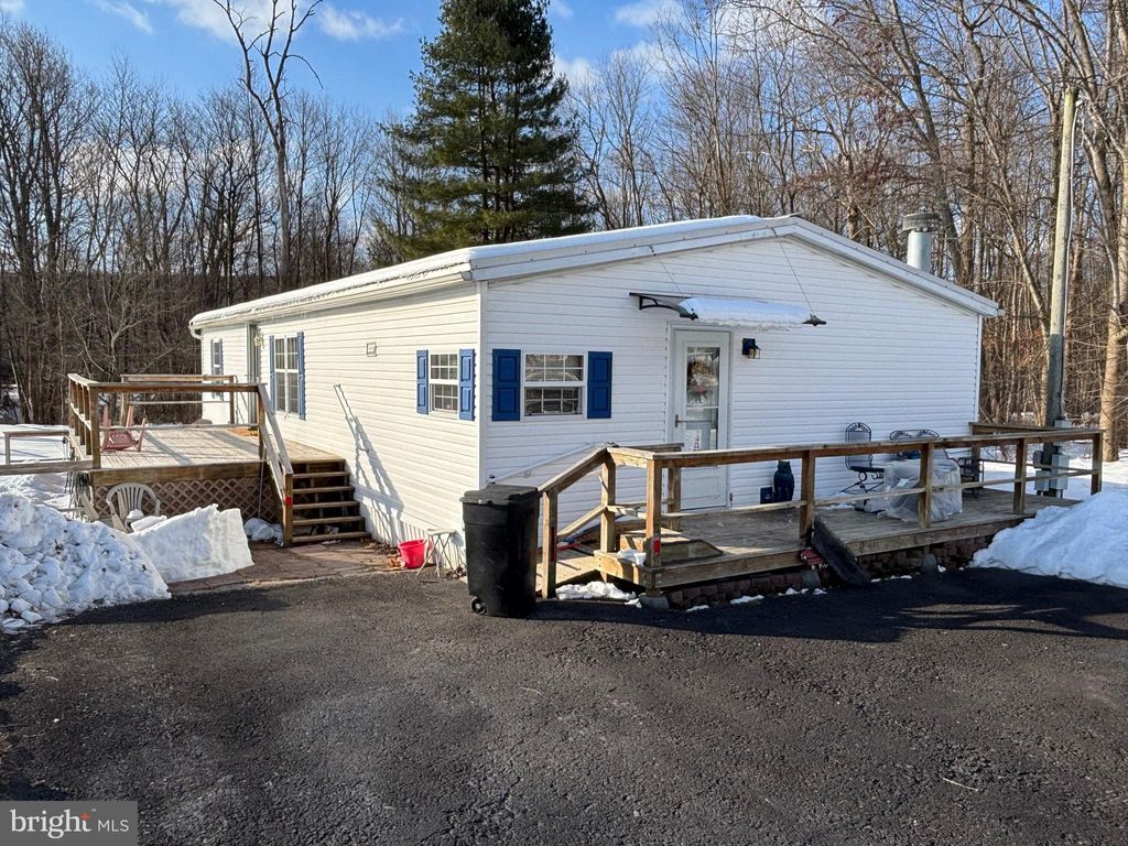 Photo of 204 W Wiconisco Avenue, TOWER CITY, PA 17980 (MLS # PASK2025490)