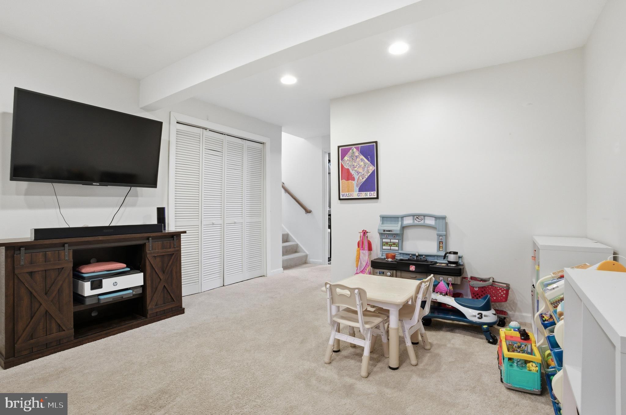 BALLENGER CREEK MEADOWS - Residential