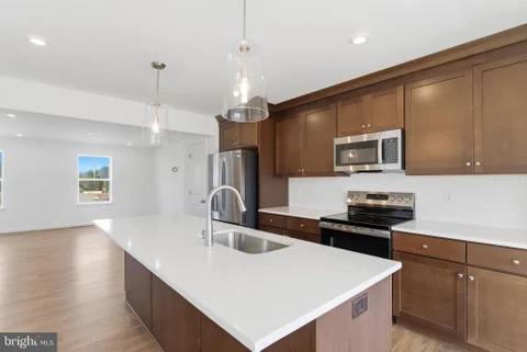 MLS: WVBE2050858