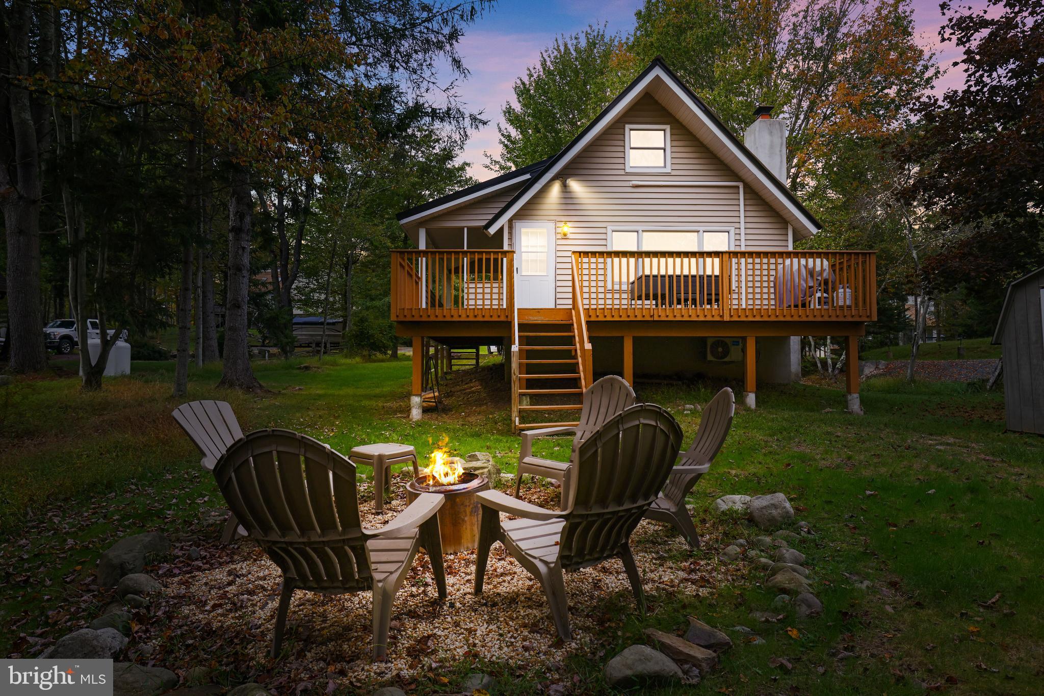 ARROWHEAD  LAKES - Residential