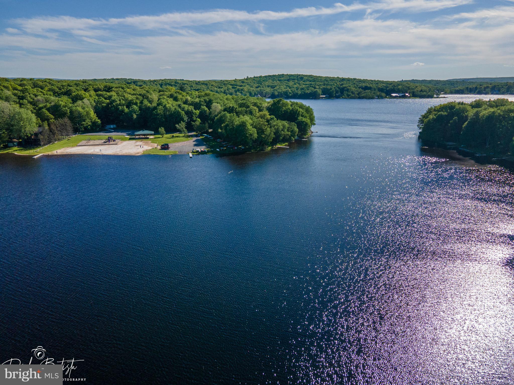 ARROWHEAD  LAKES - Residential