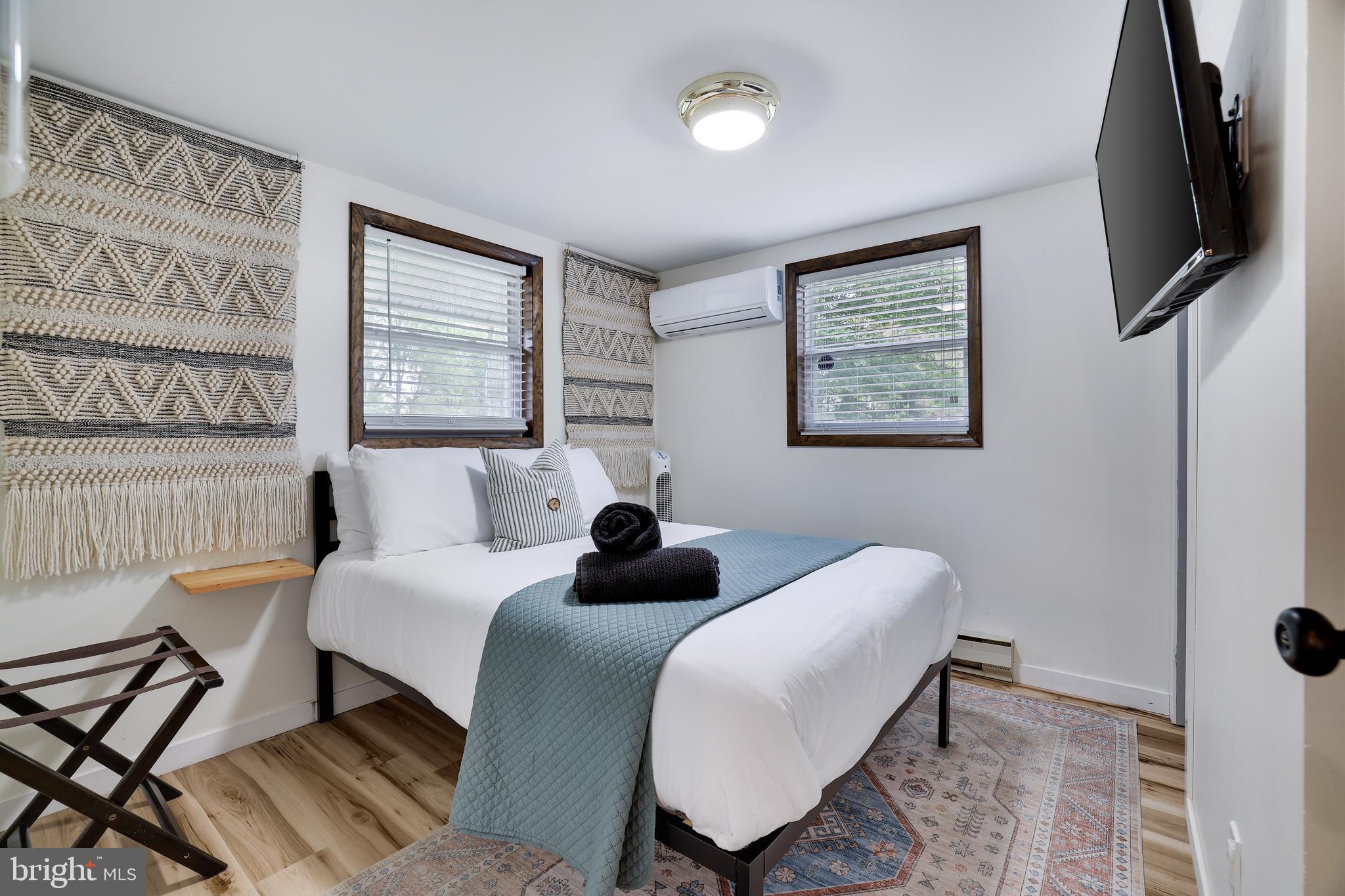 ARROWHEAD  LAKES - Residential