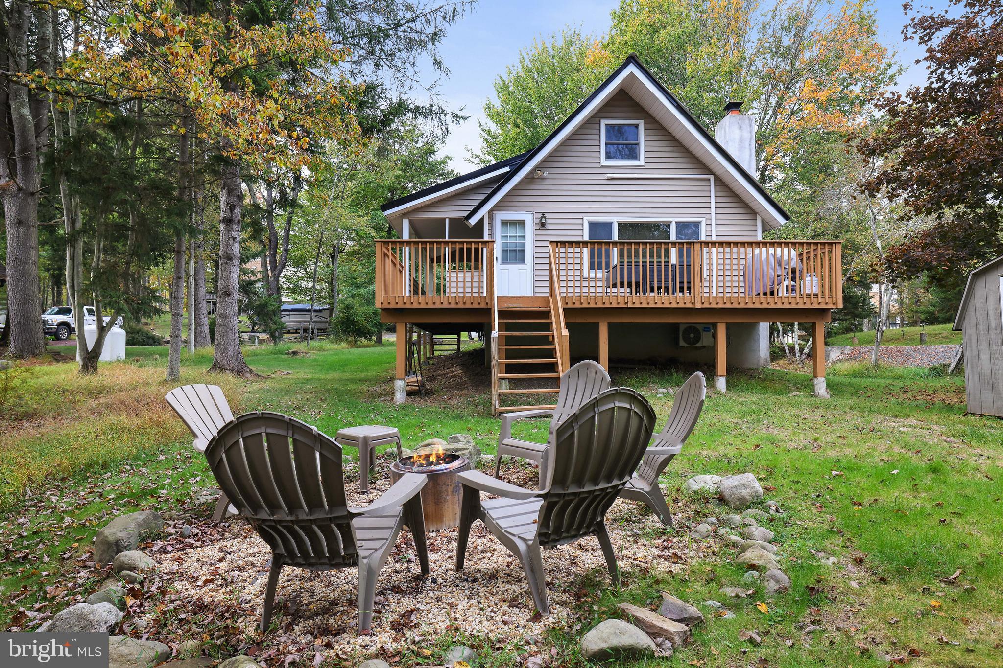 ARROWHEAD  LAKES - Residential