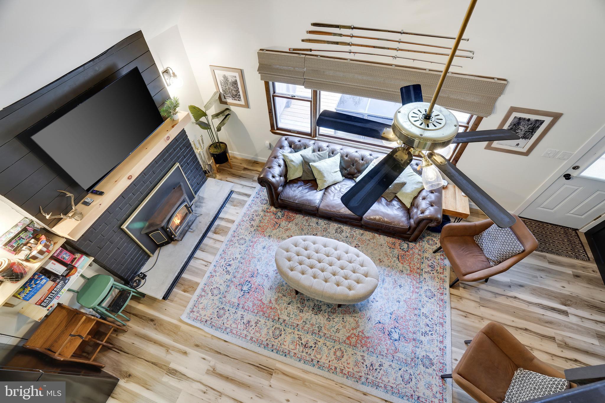 ARROWHEAD  LAKES - Residential