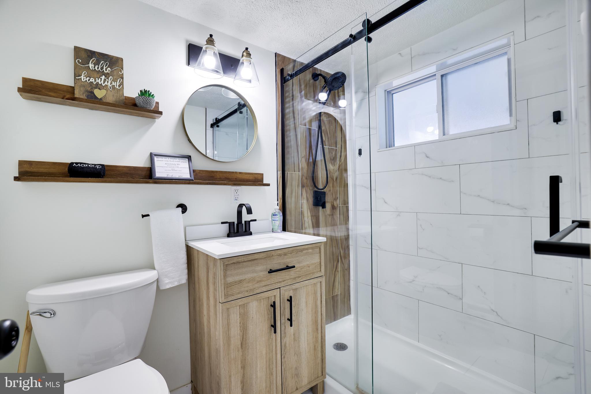 ARROWHEAD  LAKES - Residential