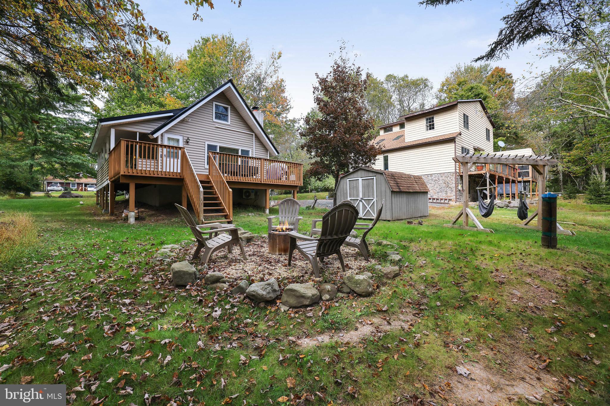 ARROWHEAD  LAKES - Residential