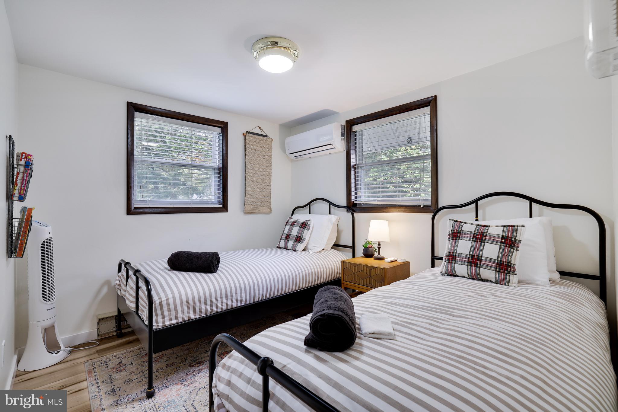 ARROWHEAD  LAKES - Residential