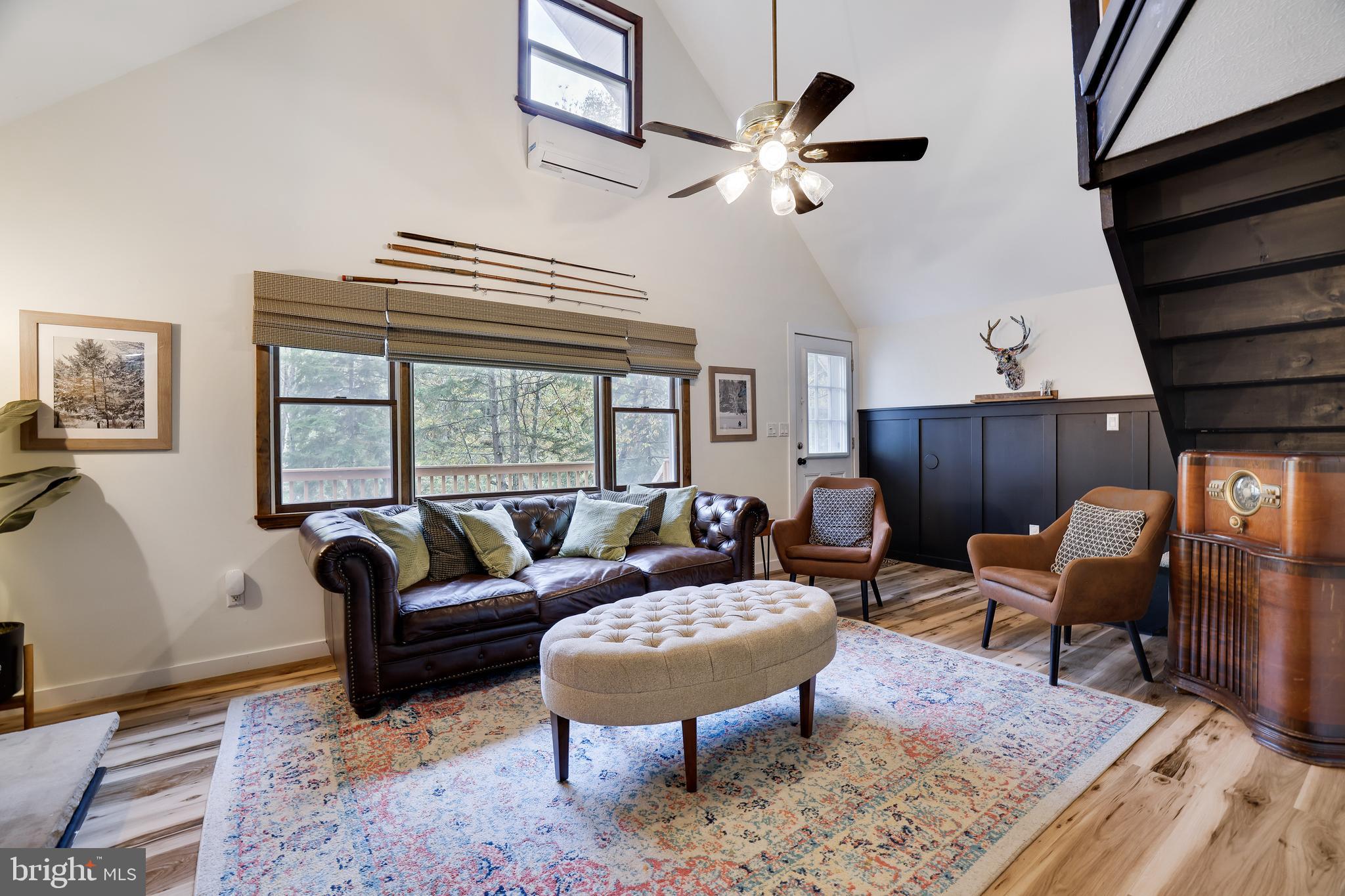 ARROWHEAD  LAKES - Residential