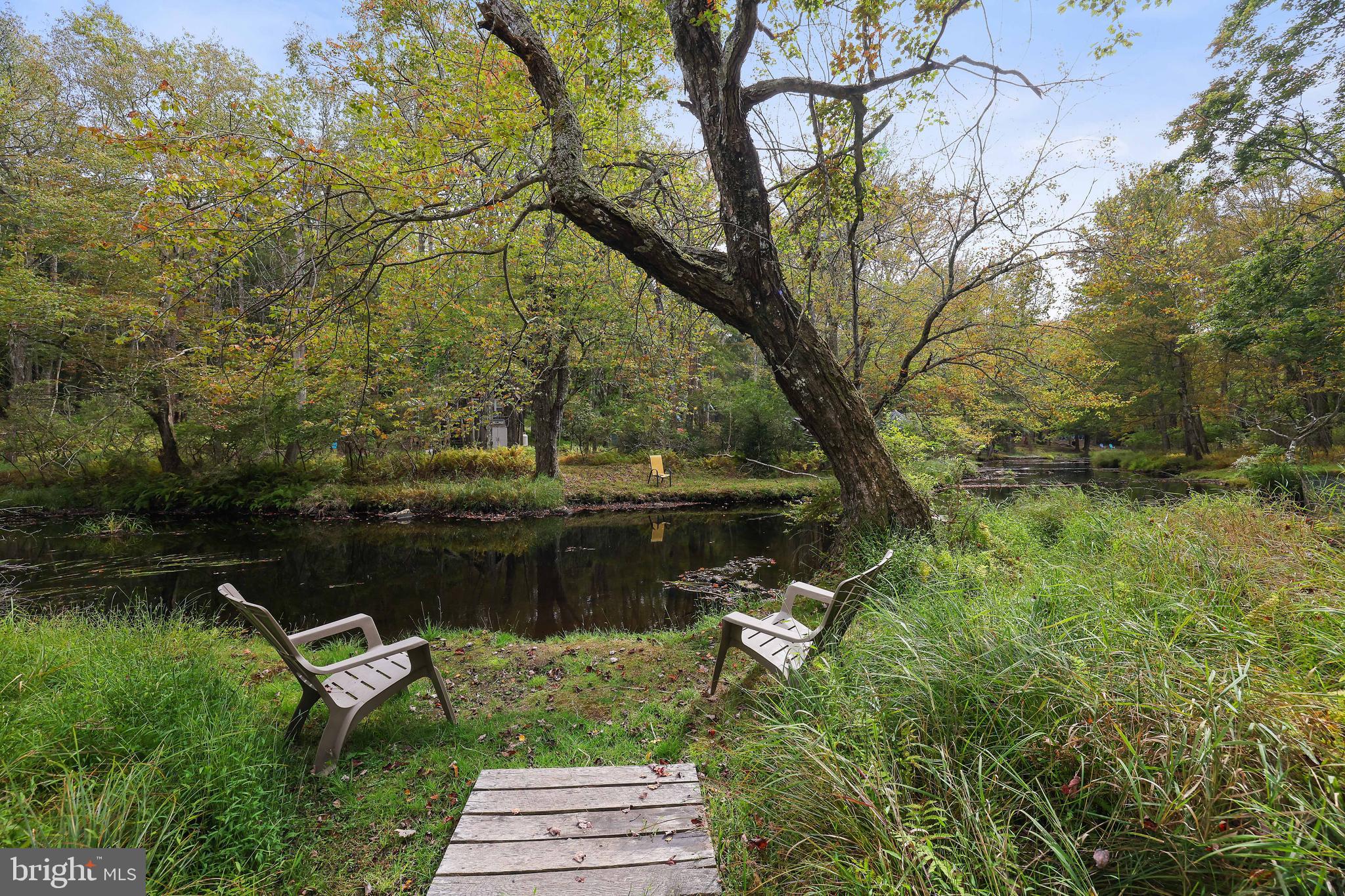 ARROWHEAD  LAKES - Residential