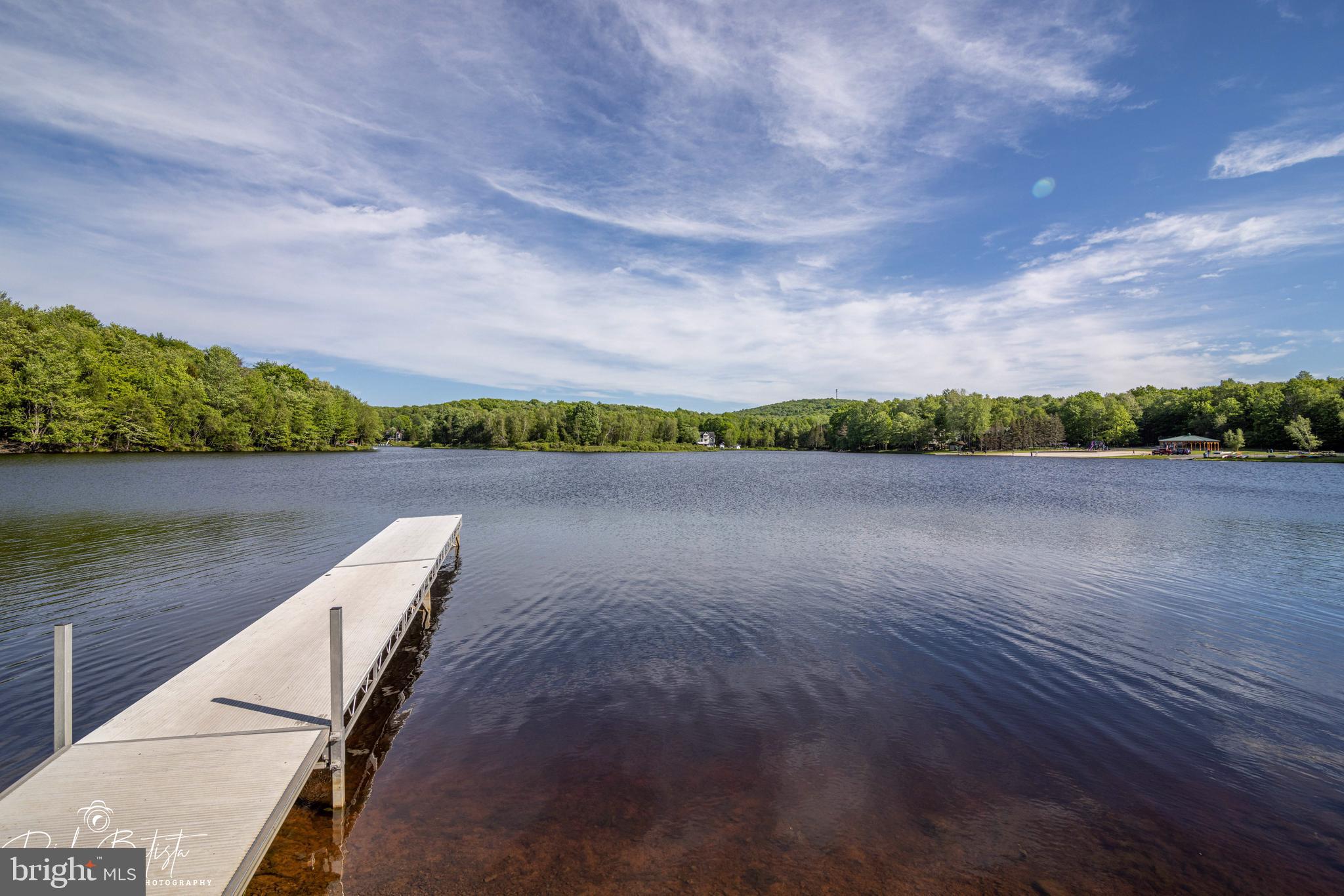 ARROWHEAD  LAKES - Residential