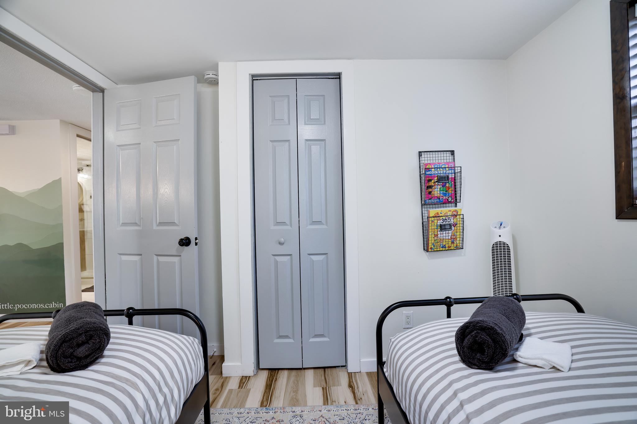 ARROWHEAD  LAKES - Residential