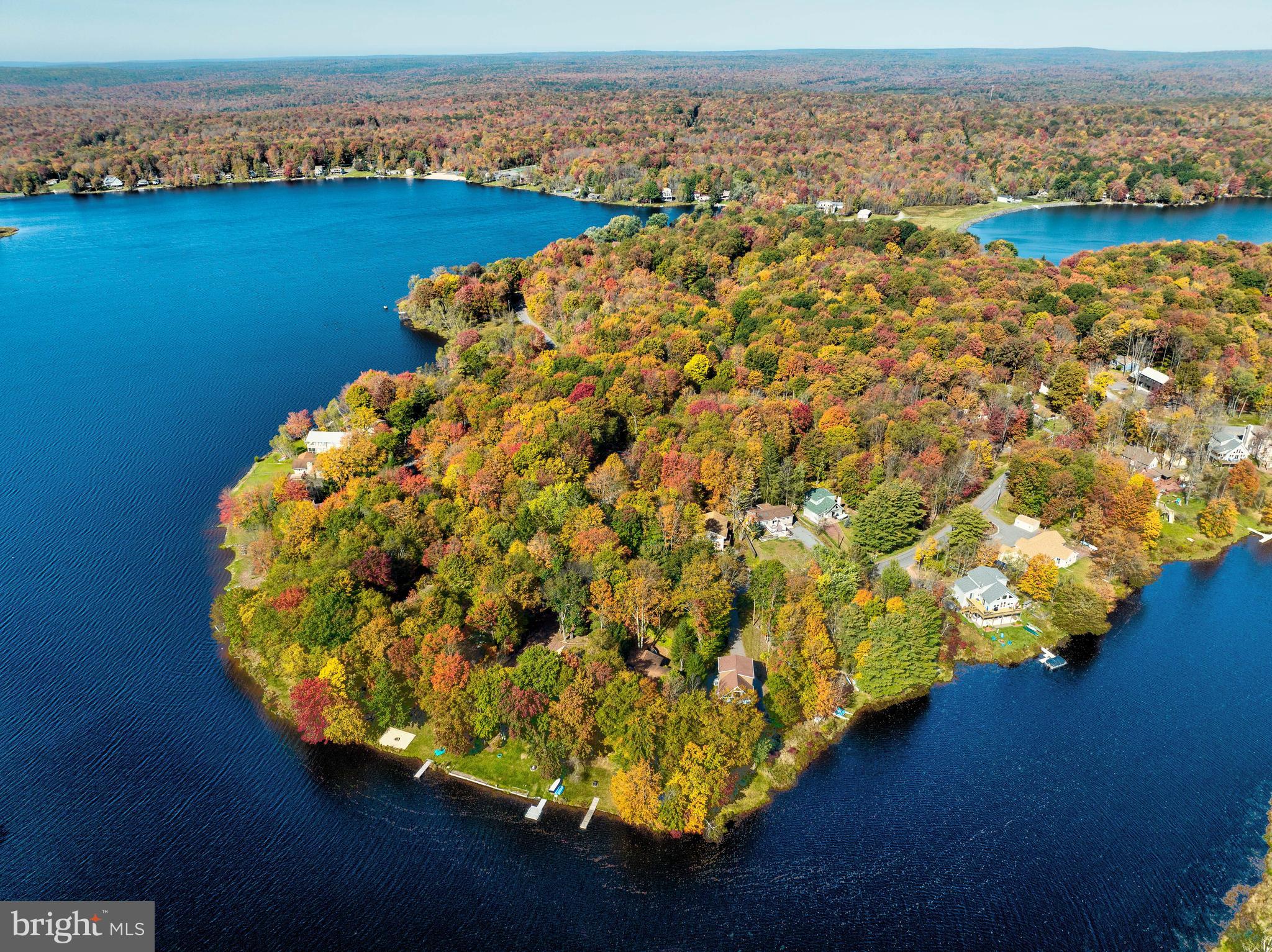 ARROWHEAD  LAKES - Residential