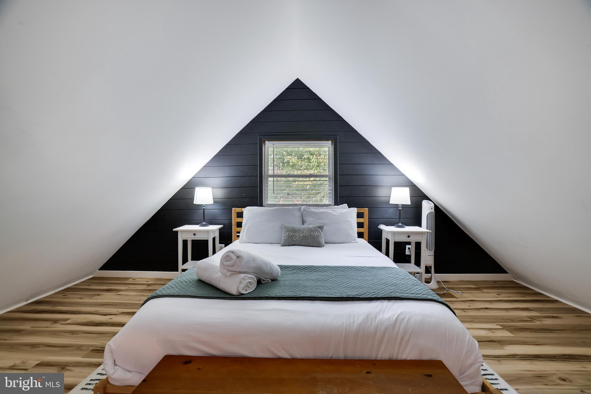 ARROWHEAD  LAKES - Residential