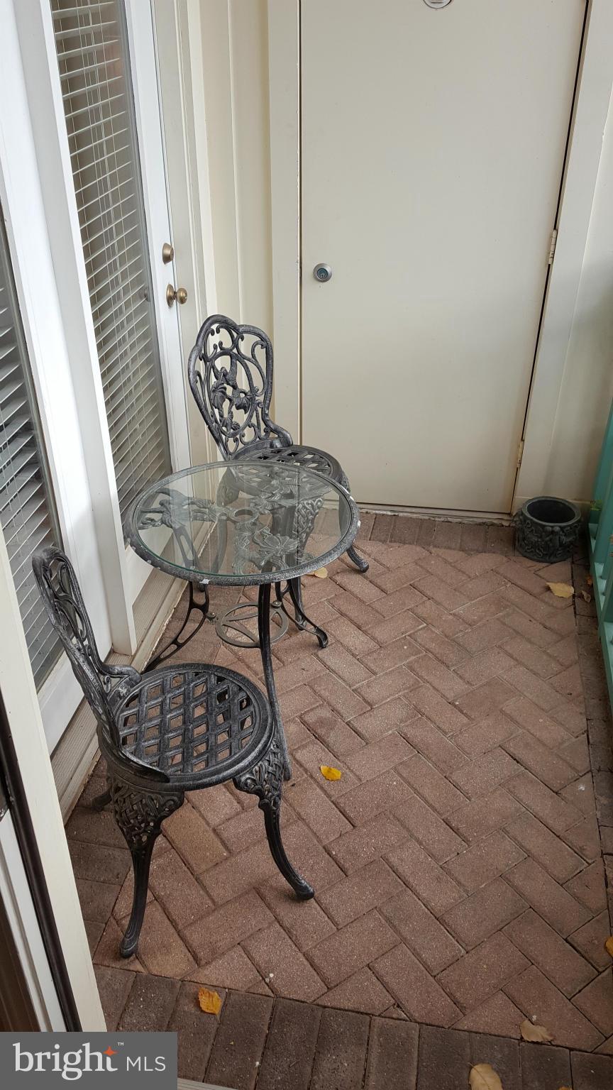 SAVOY AT RESTON TOWN CENTER - Residential