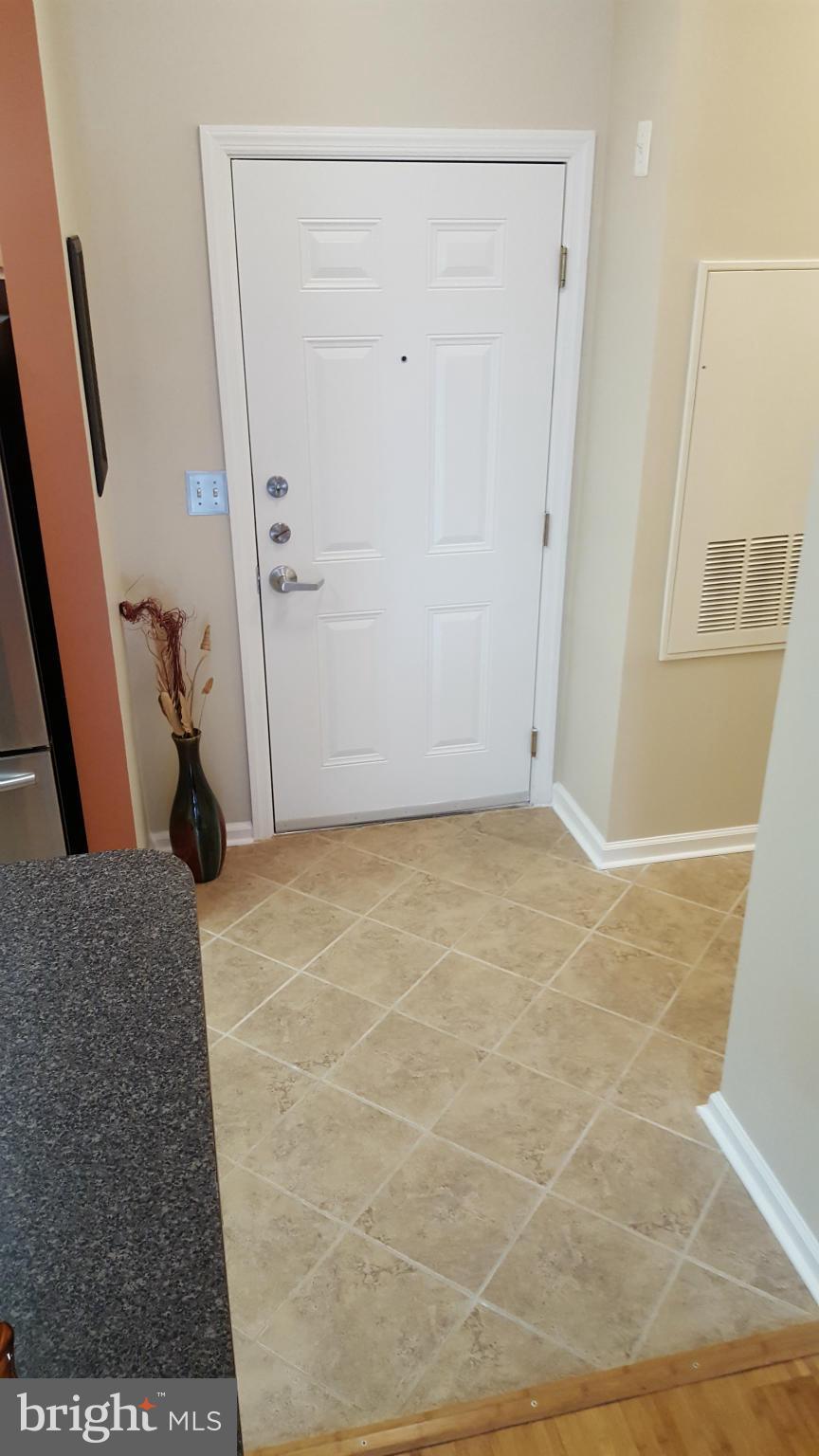 SAVOY AT RESTON TOWN CENTER - Residential