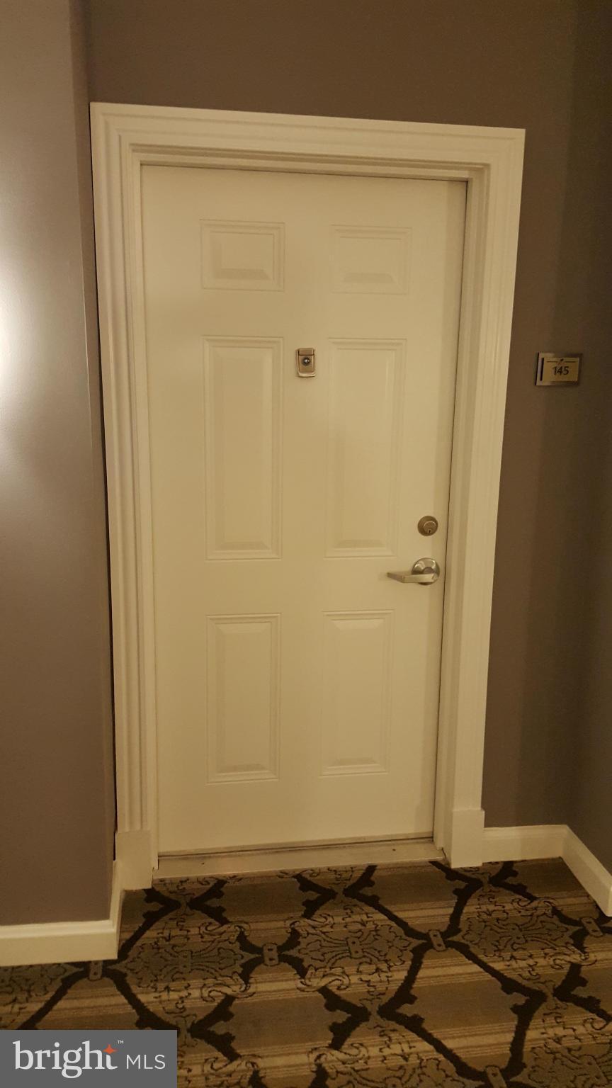 SAVOY AT RESTON TOWN CENTER - Residential