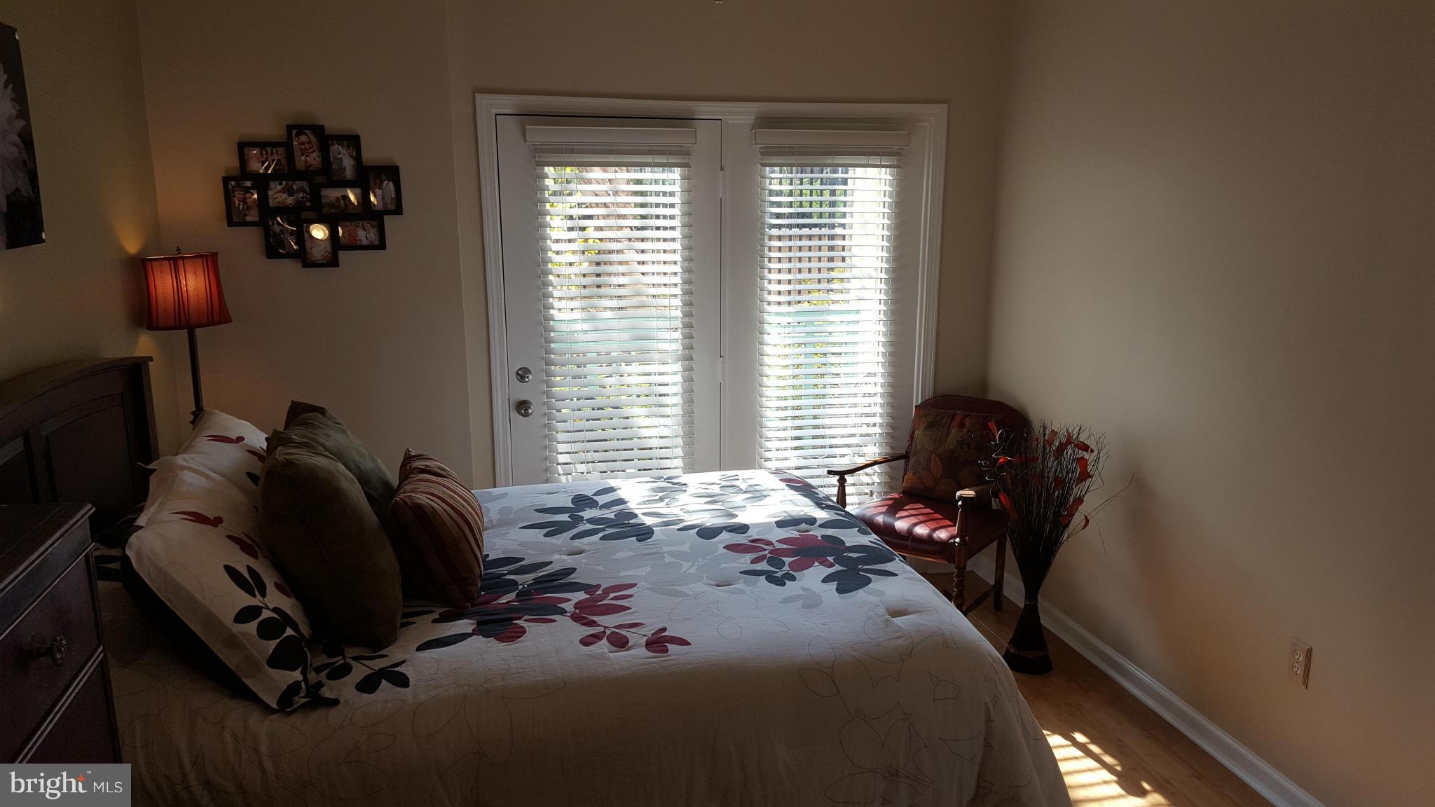 SAVOY AT RESTON TOWN CENTER - Residential