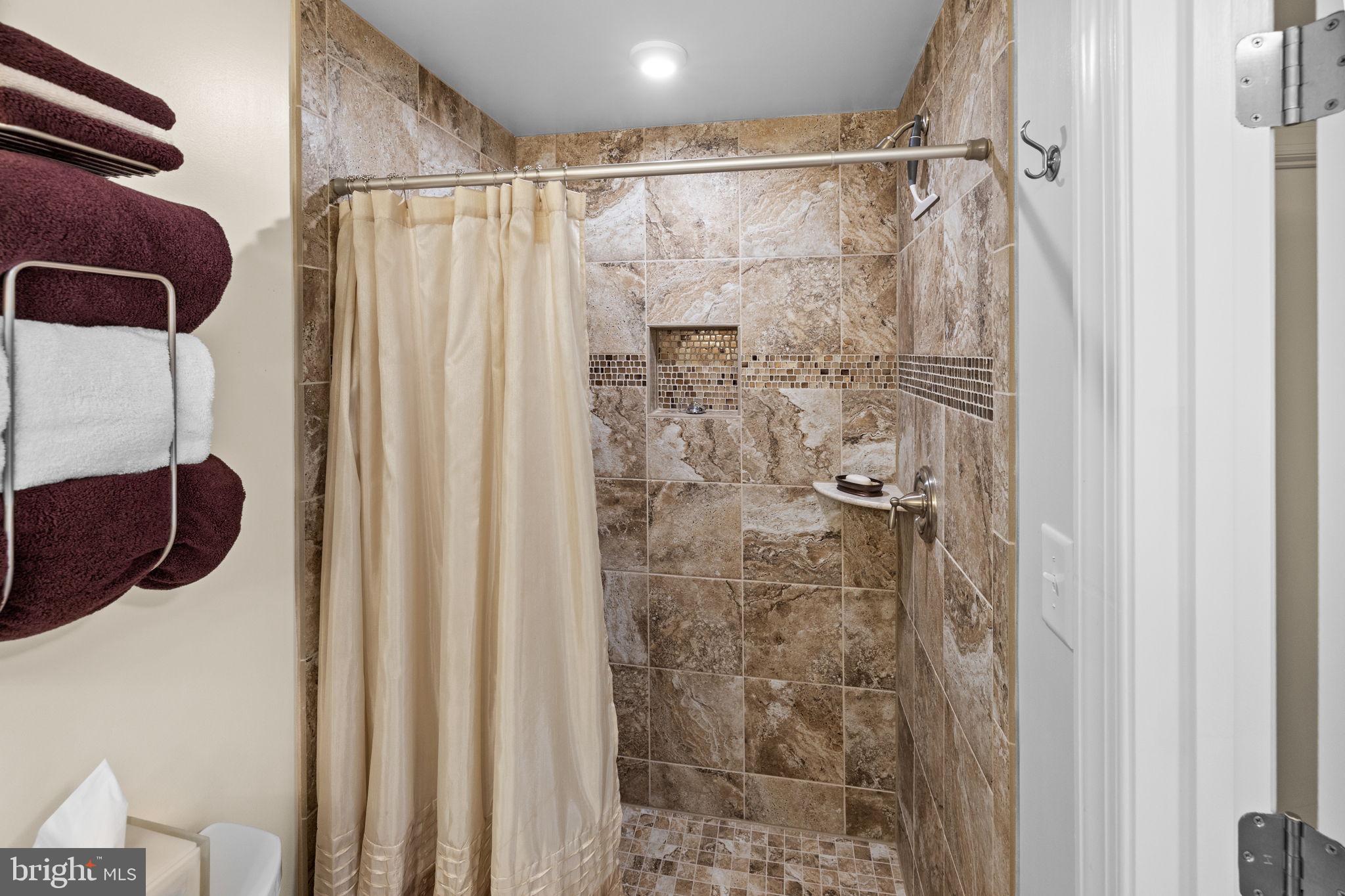 NOAH'S LANDING - Residential