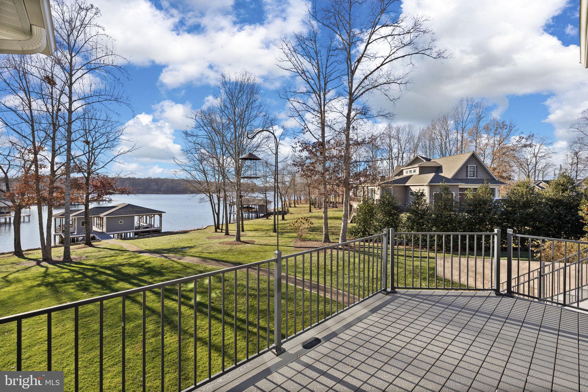 NOAH'S LANDING - Residential