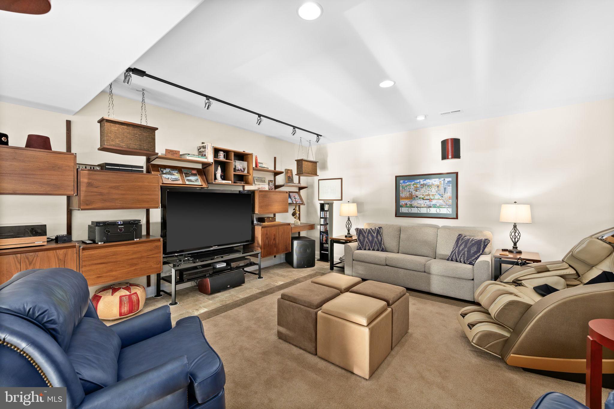 NOAH'S LANDING - Residential