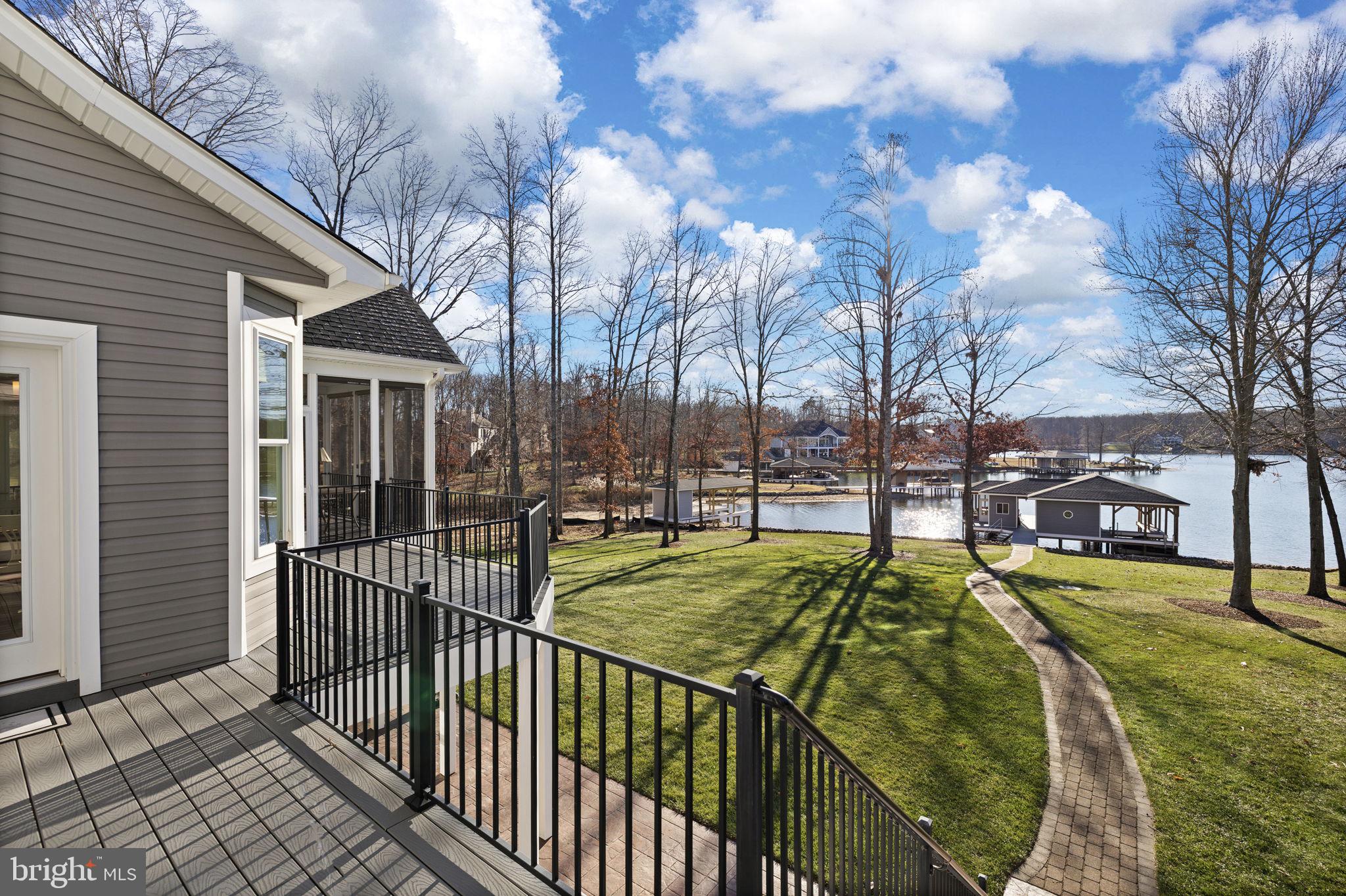 NOAH'S LANDING - Residential