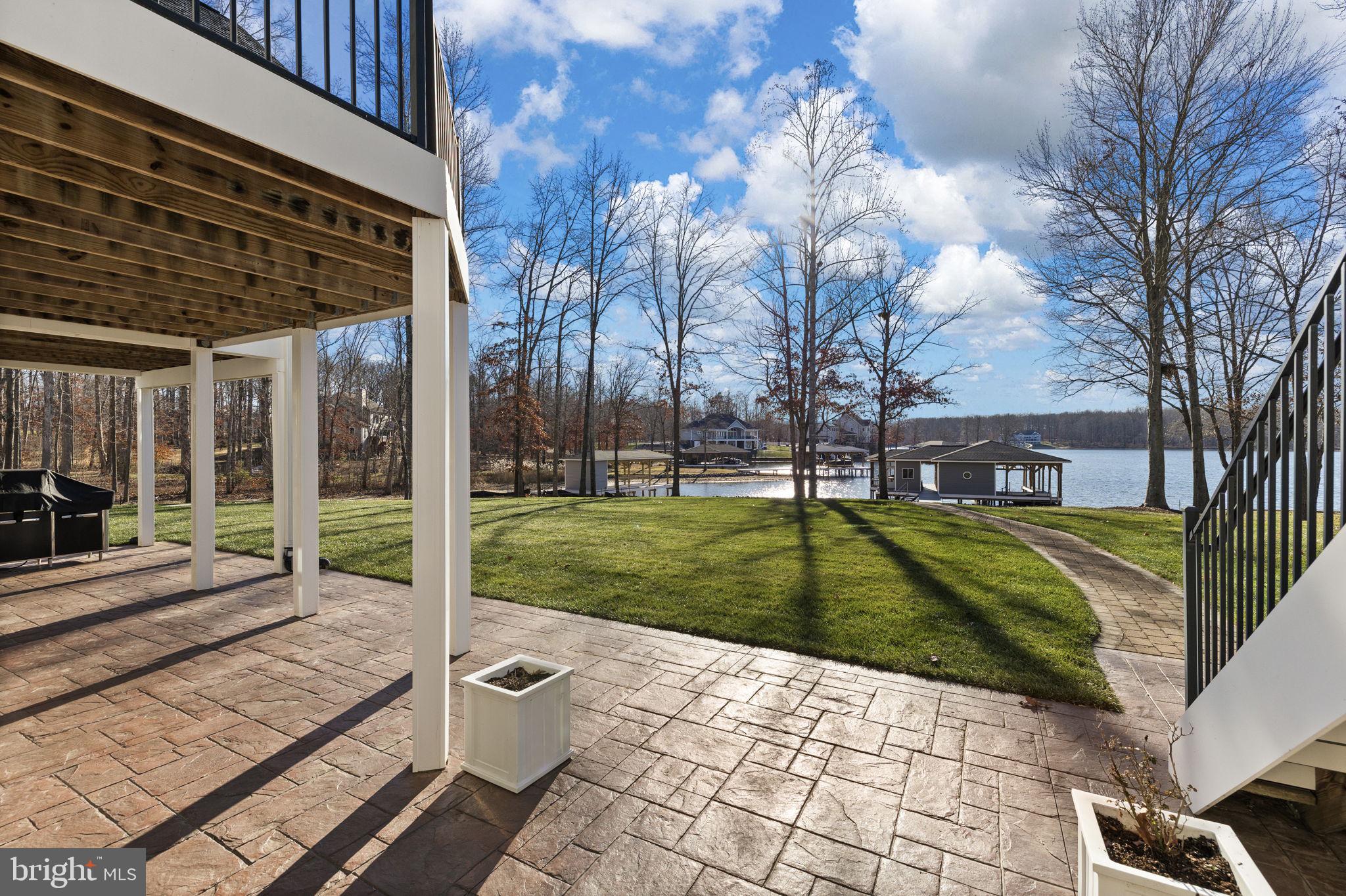 NOAH'S LANDING - Residential