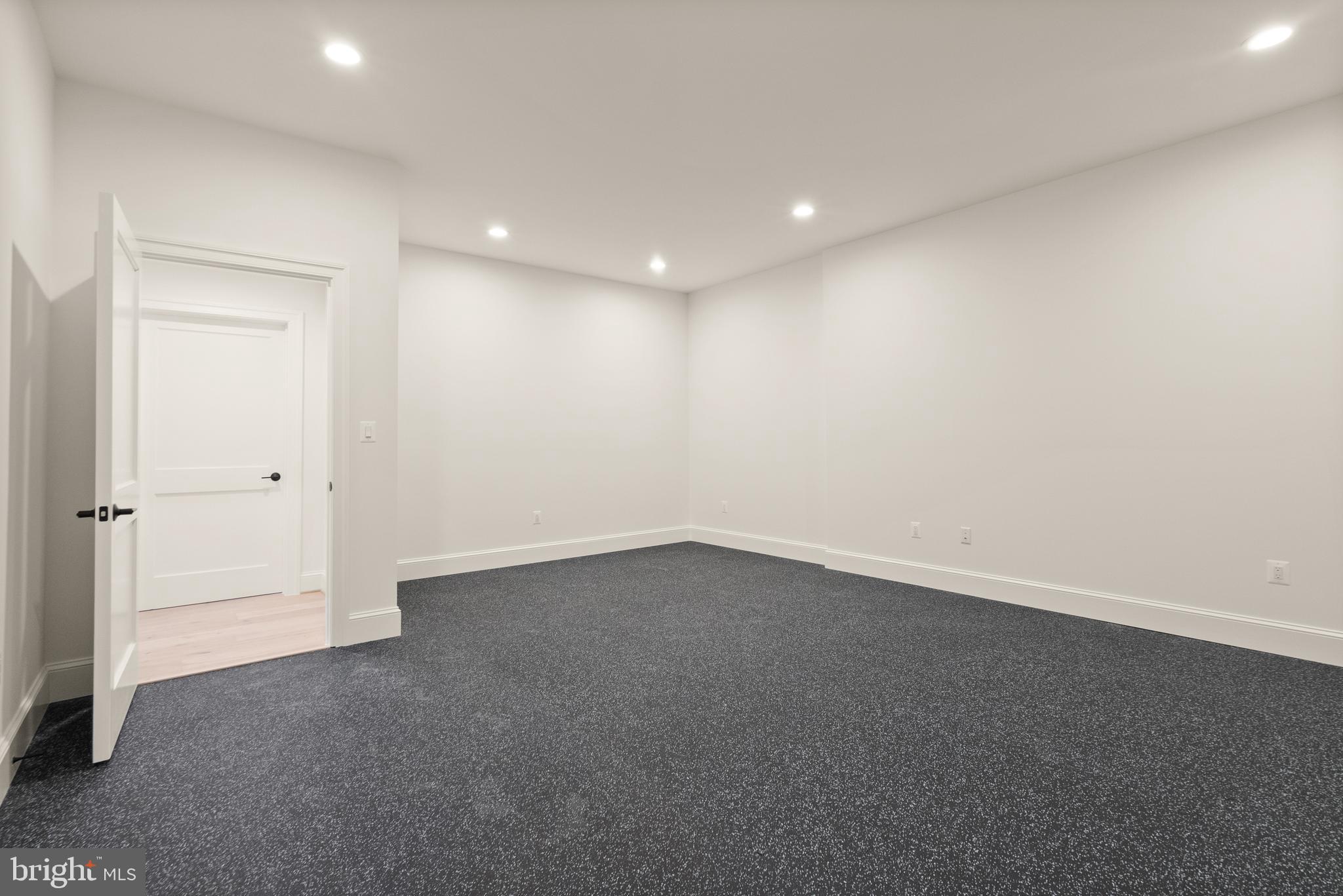 CHESTERBROOK WOODS - Residential