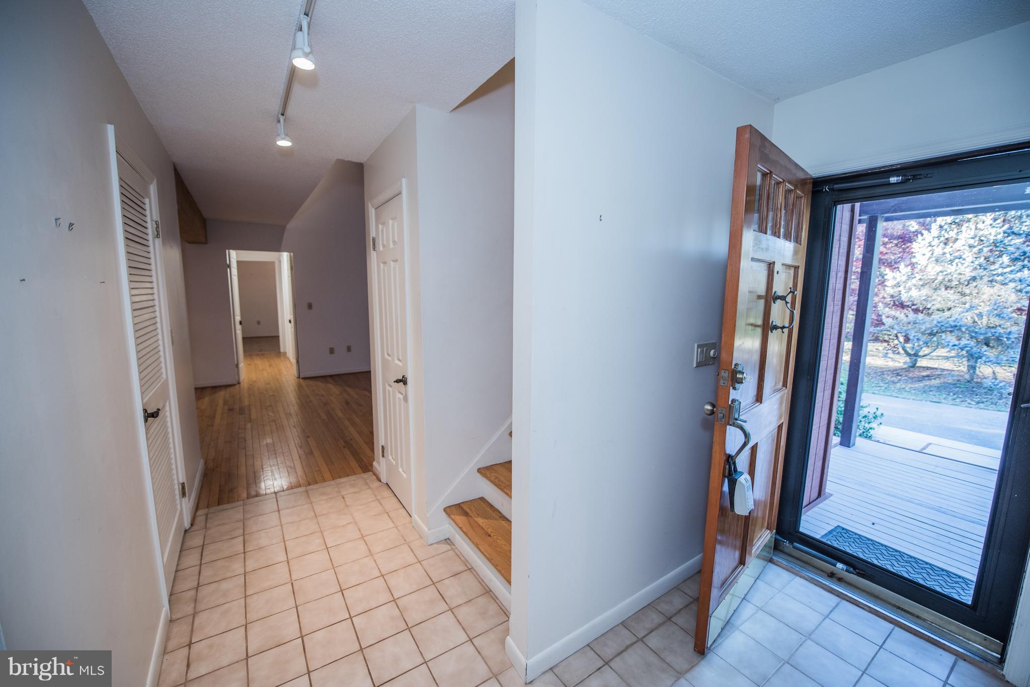 WILLOWDALE - Residential