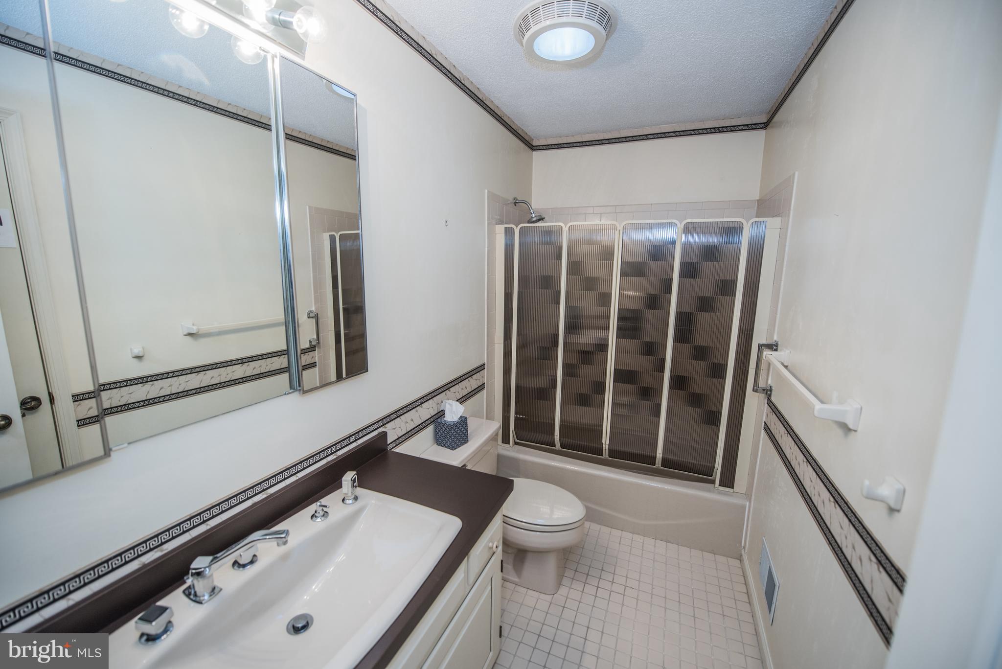 WILLOWDALE - Residential