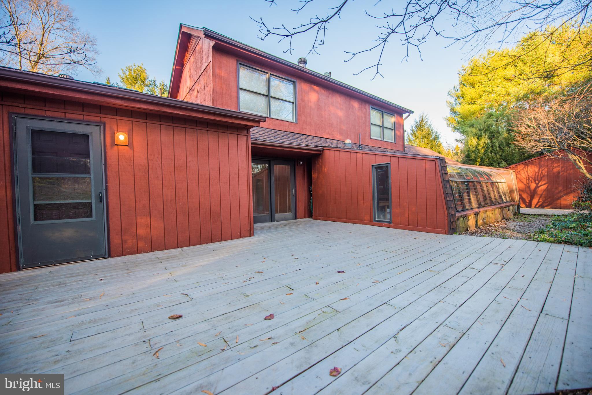 WILLOWDALE - Residential