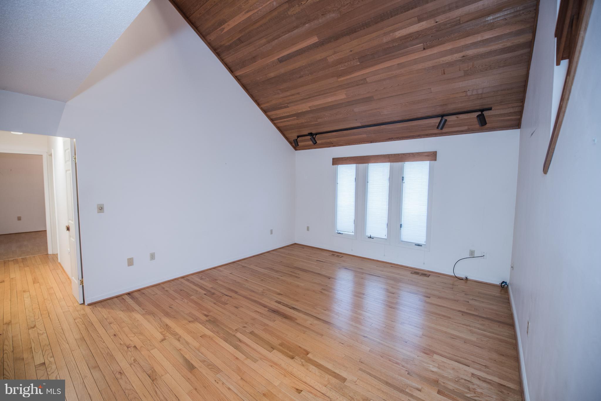 WILLOWDALE - Residential