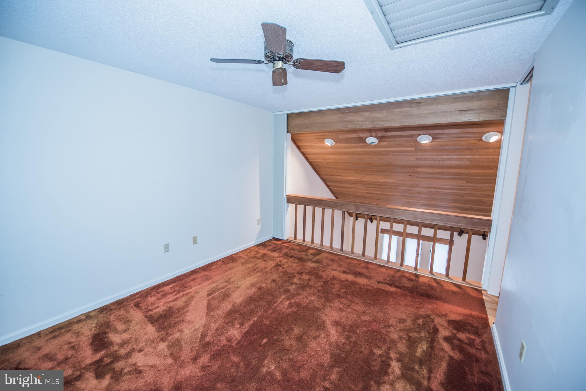 WILLOWDALE - Residential