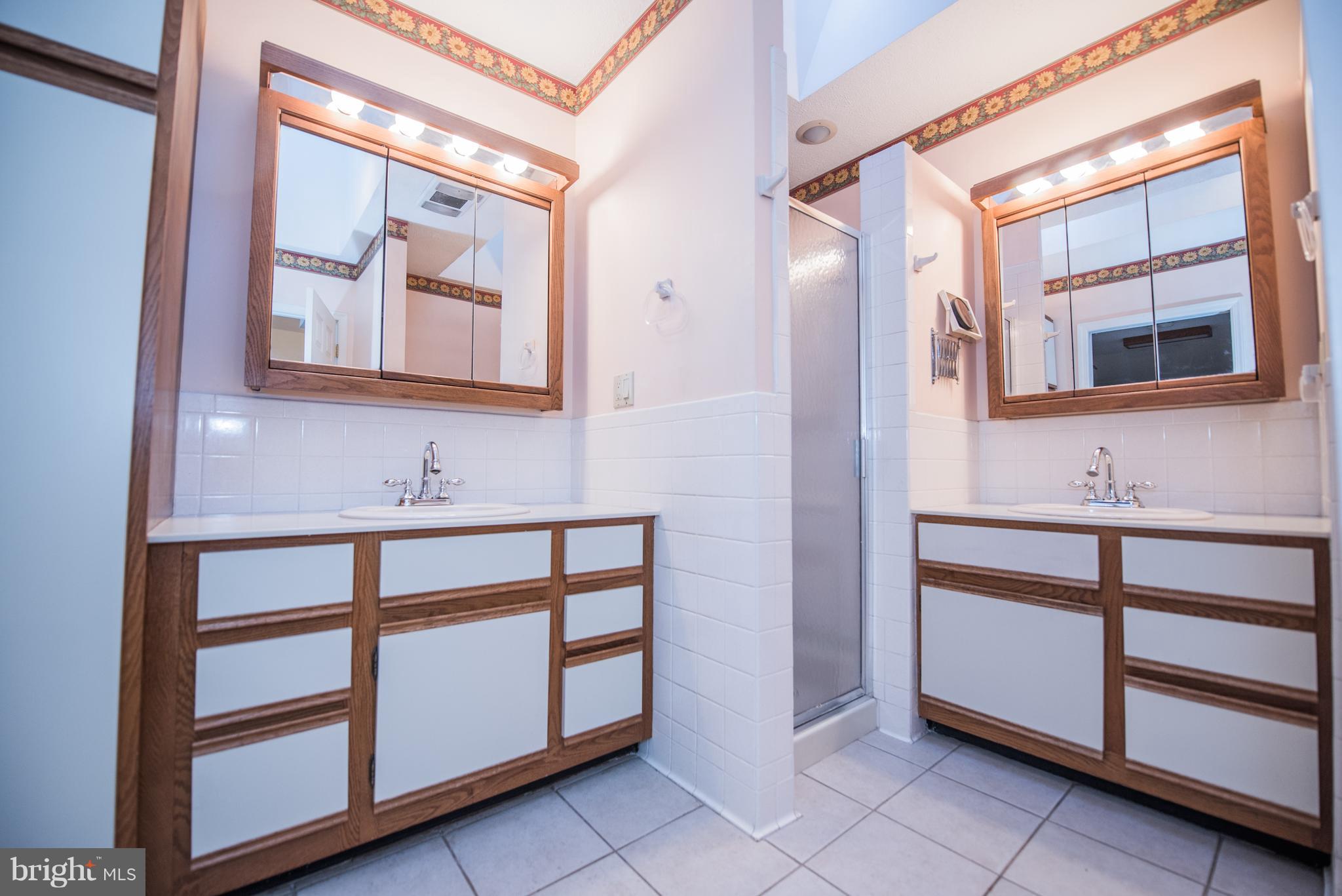 WILLOWDALE - Residential