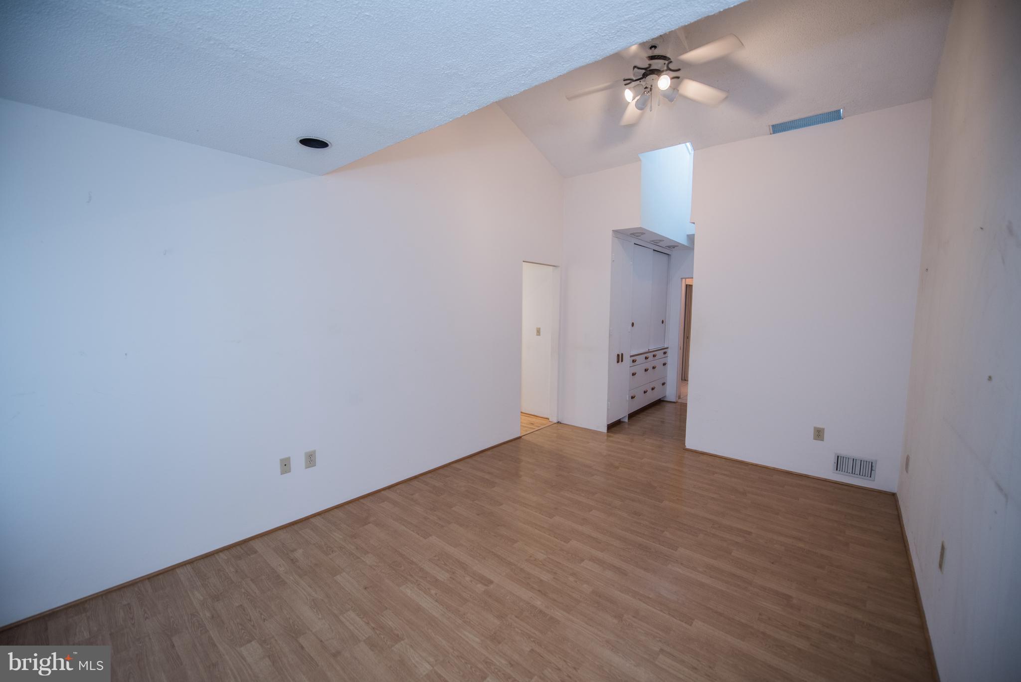 WILLOWDALE - Residential