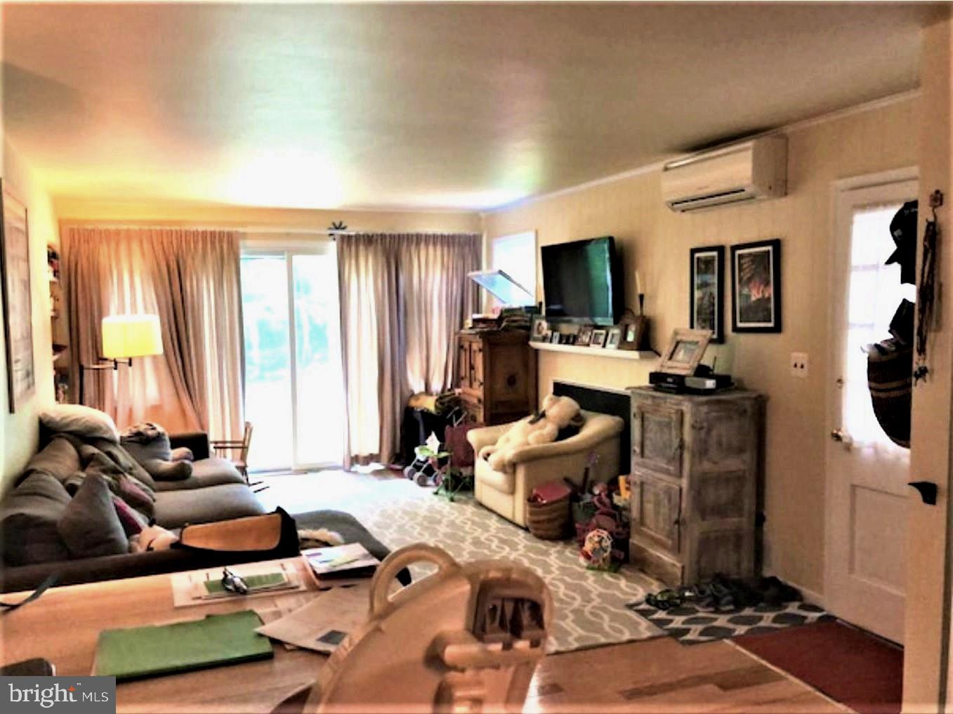 206 LINDEN LANE