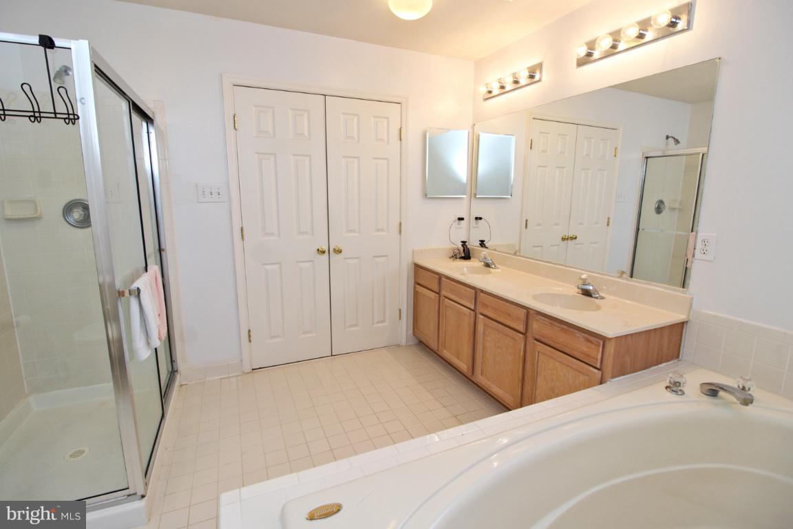 ECKER'S HOLLOW - Residential