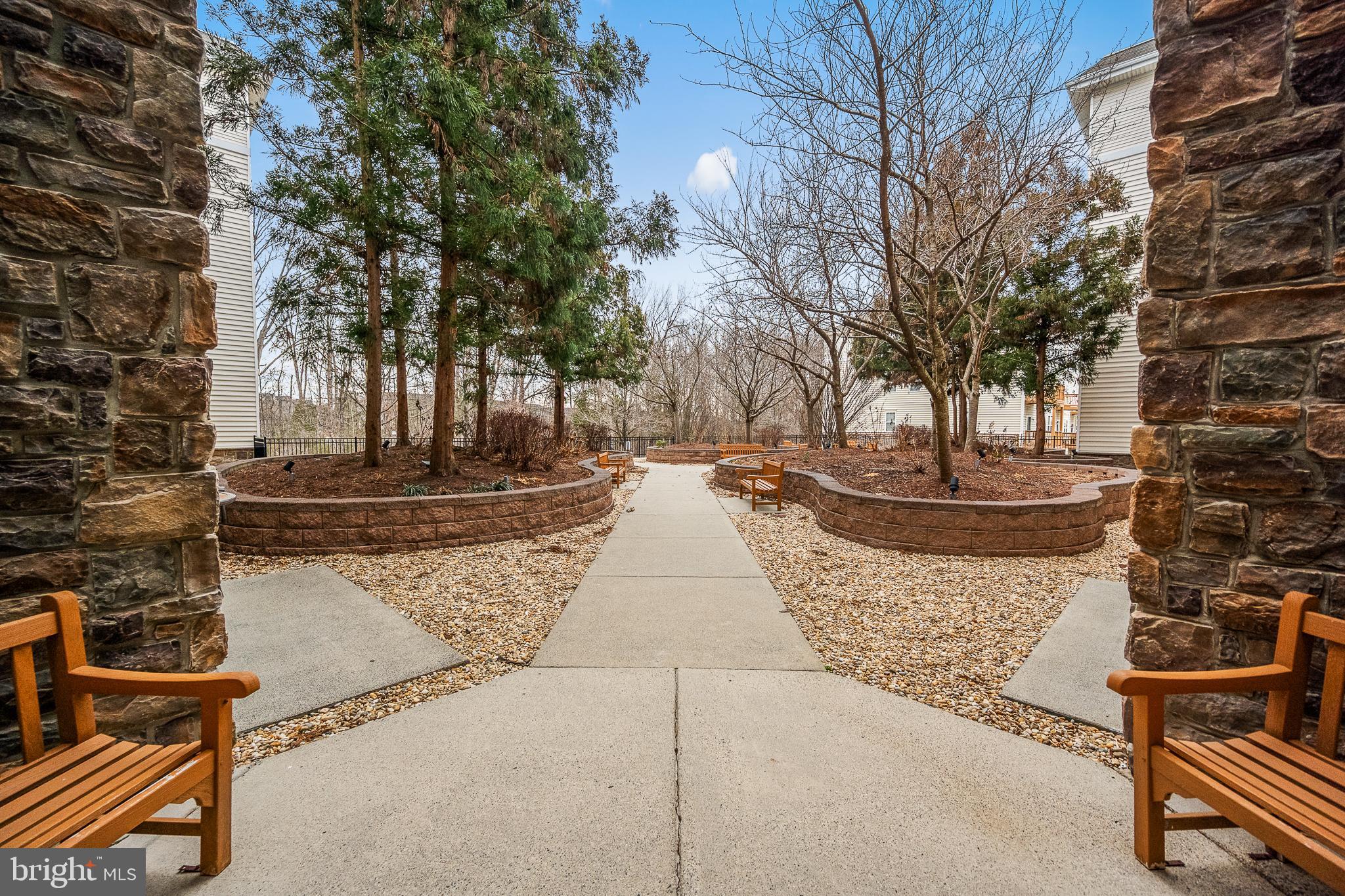 24701 BYRNE MEADOW SQUARE 413