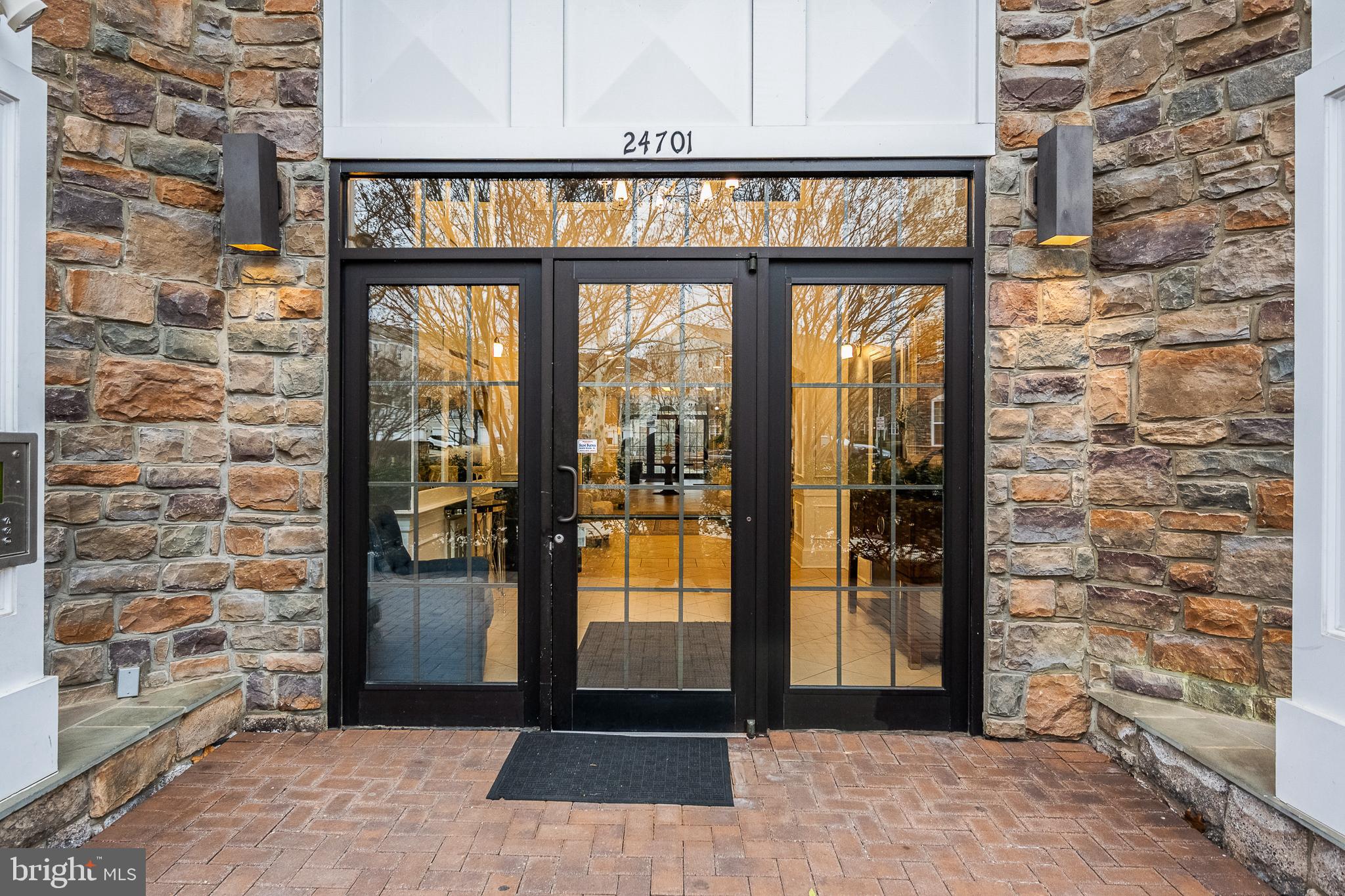 24701 BYRNE MEADOW SQUARE 413