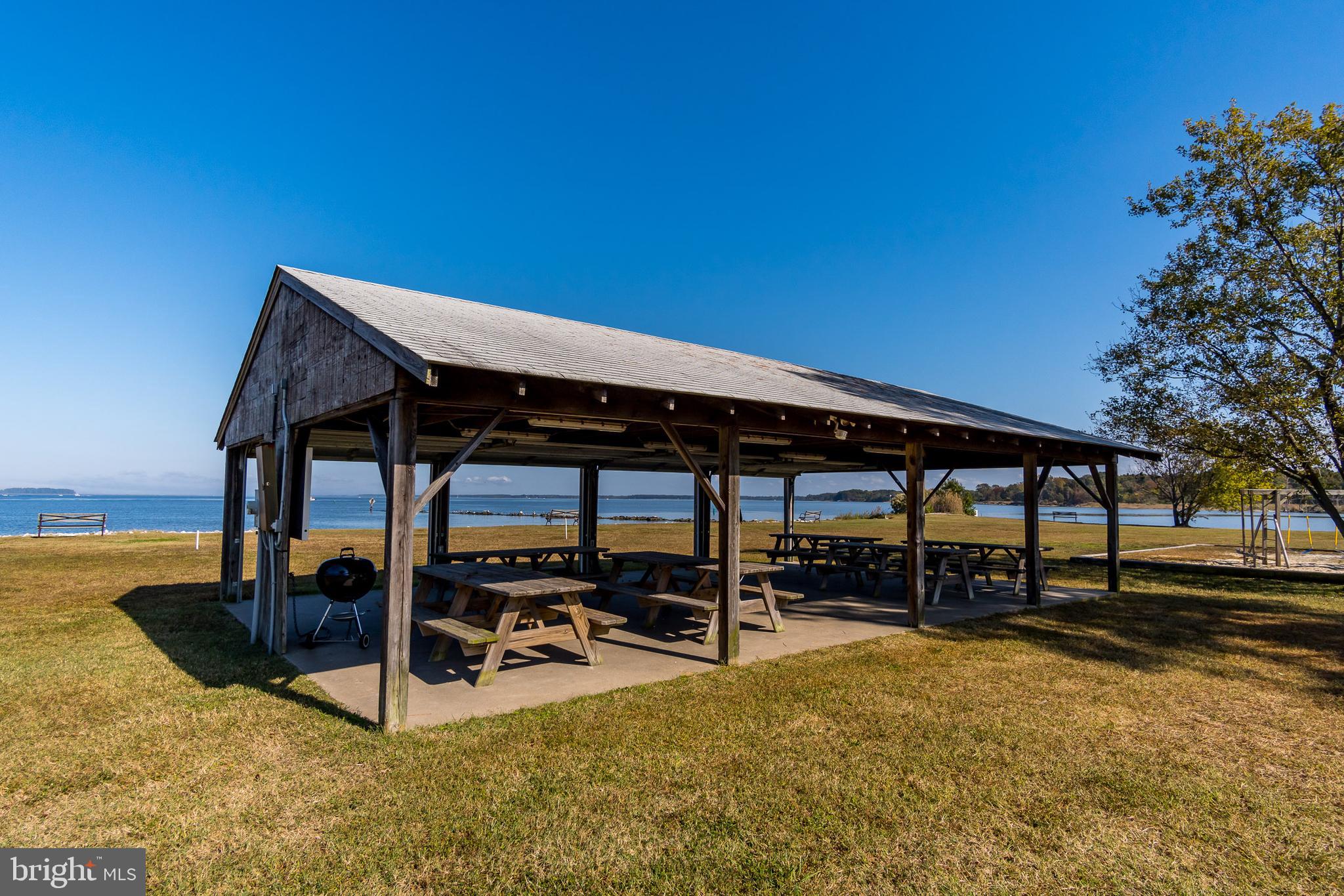 CHESTER RIVER BEACH - Residential