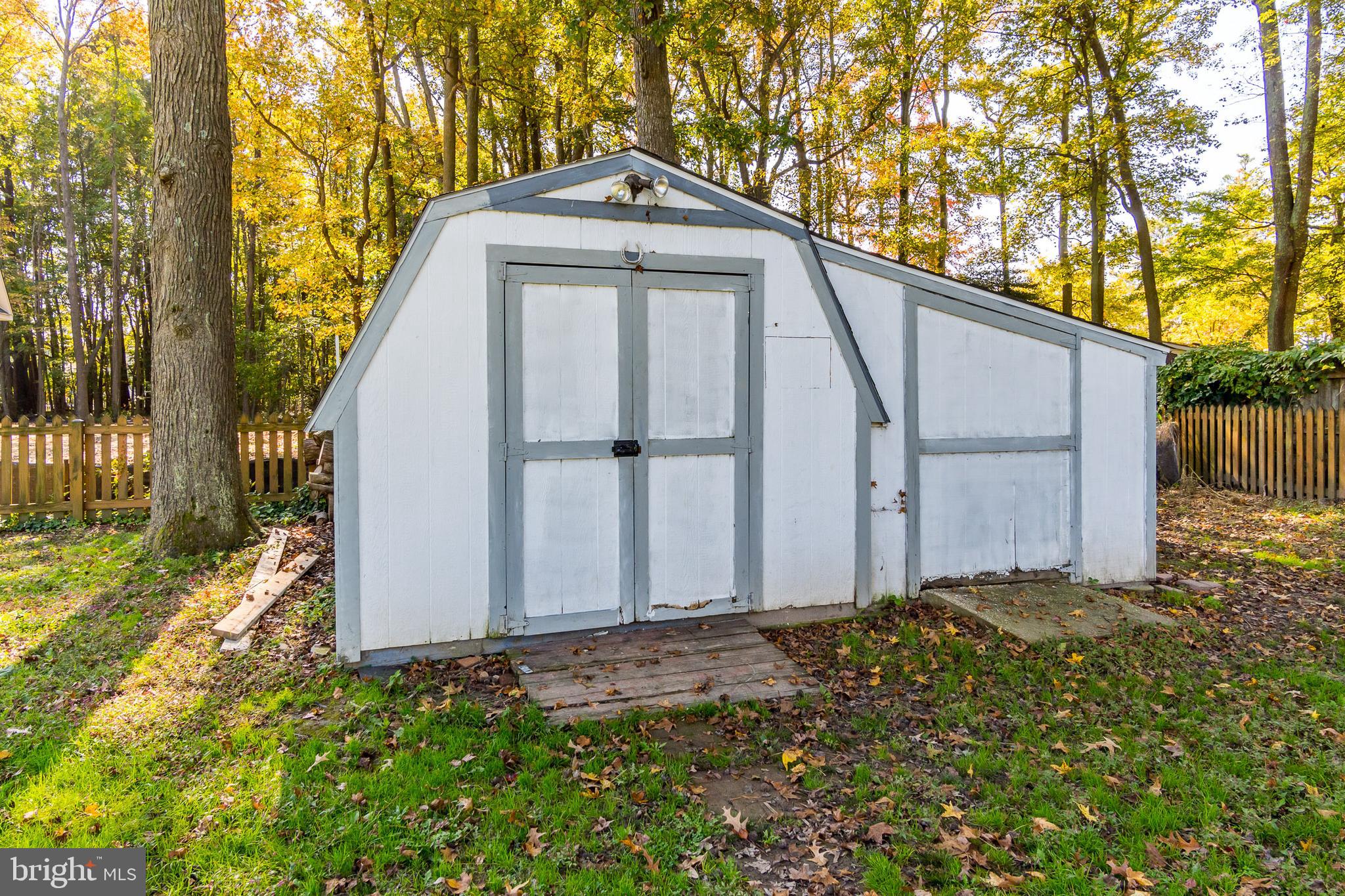 CHESTER RIVER BEACH - Residential