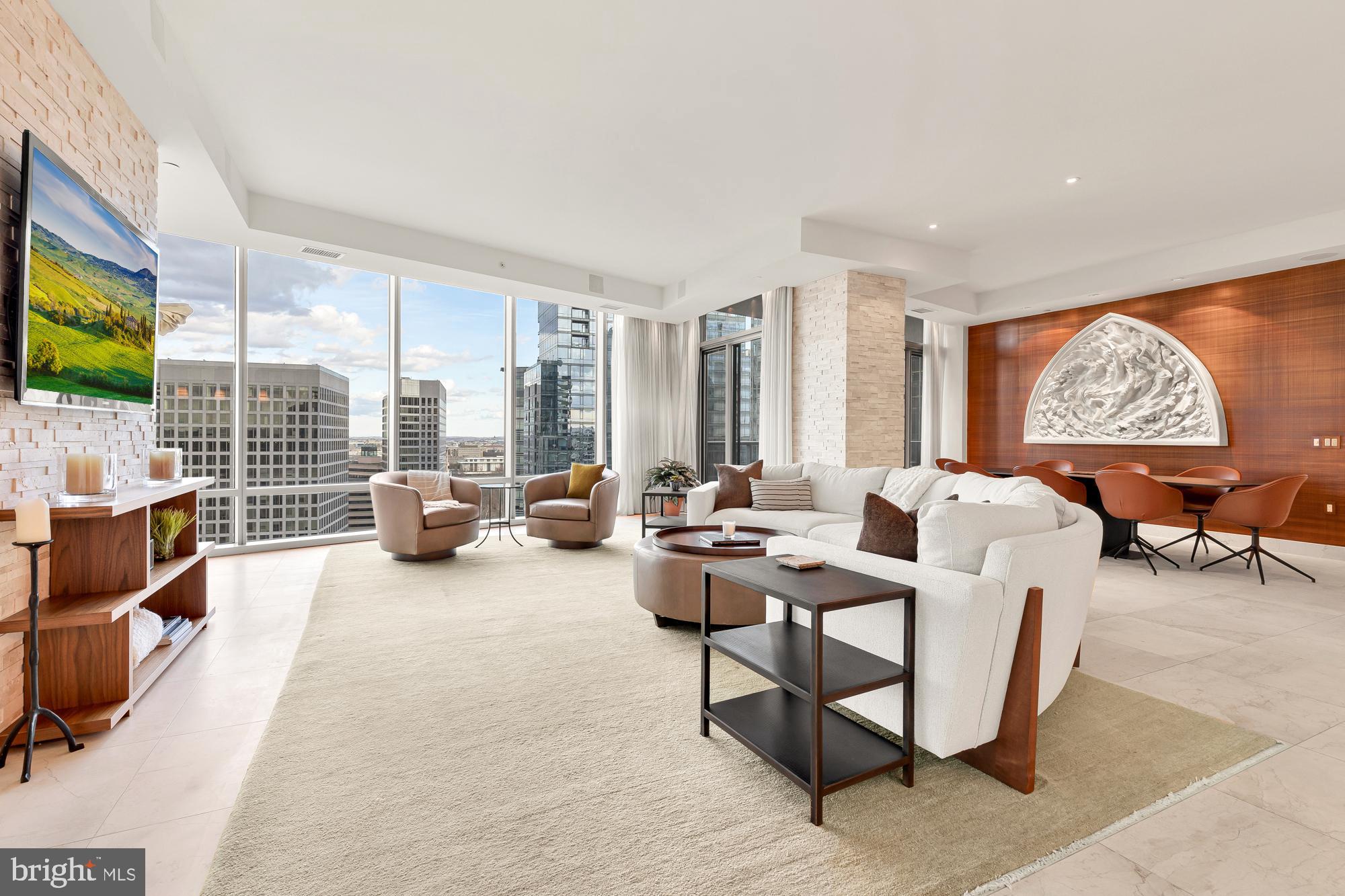 TURNBERRY TOWER - Residential