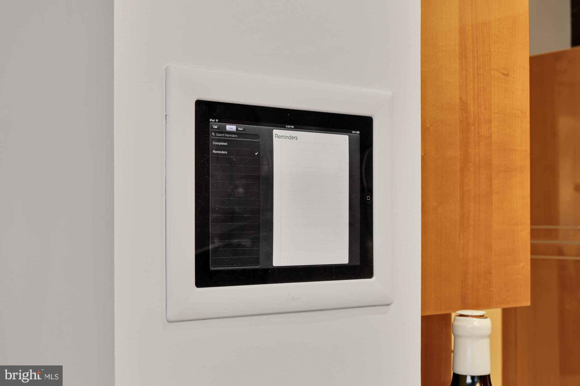 TURNBERRY TOWER - Residential