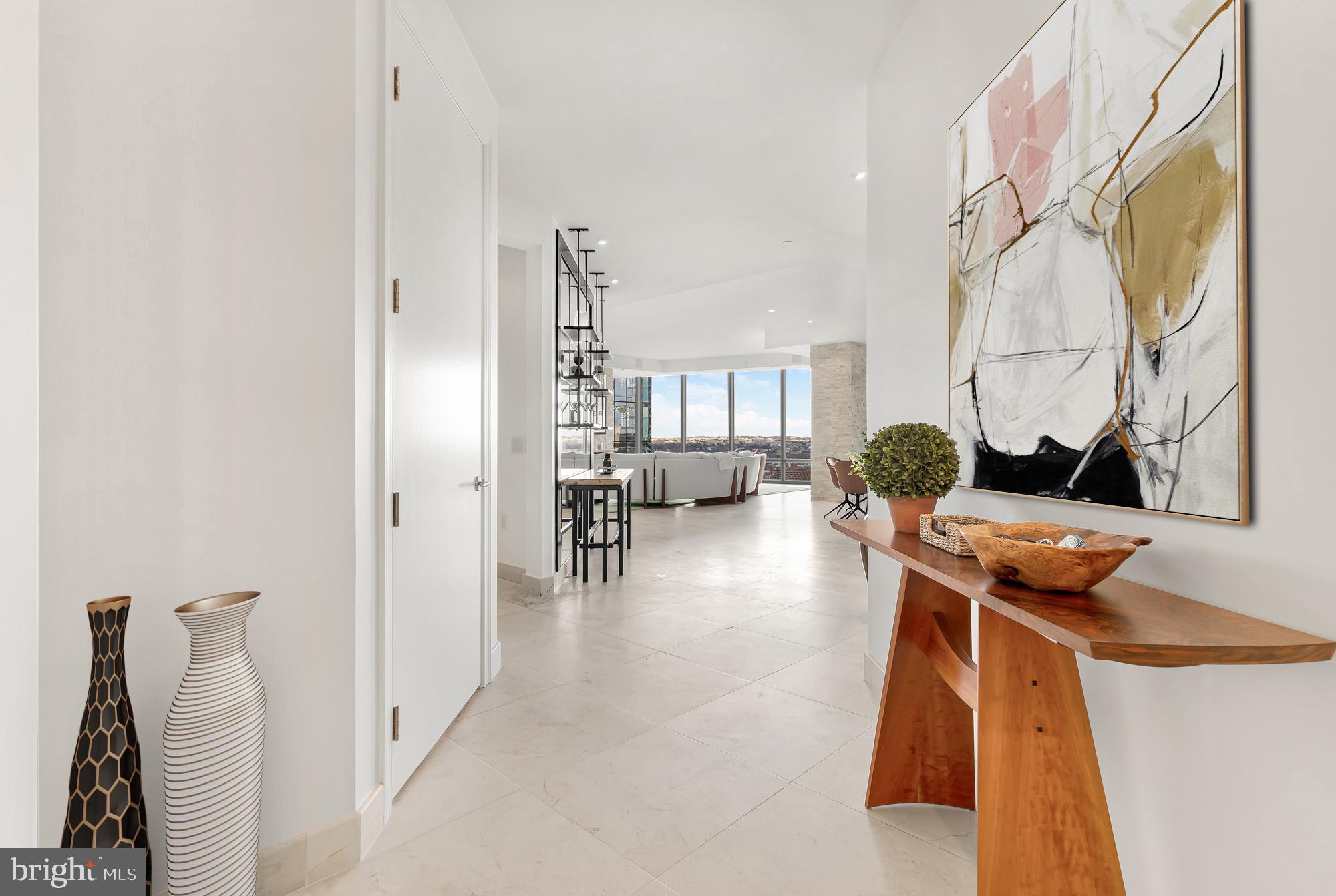 TURNBERRY TOWER - Residential