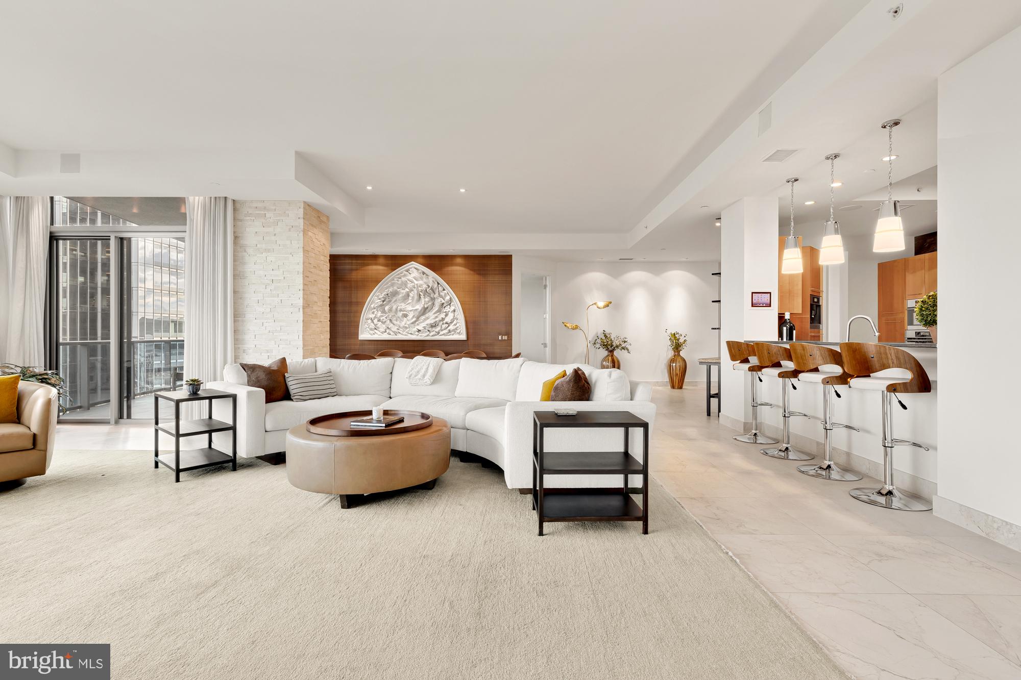 TURNBERRY TOWER - Residential