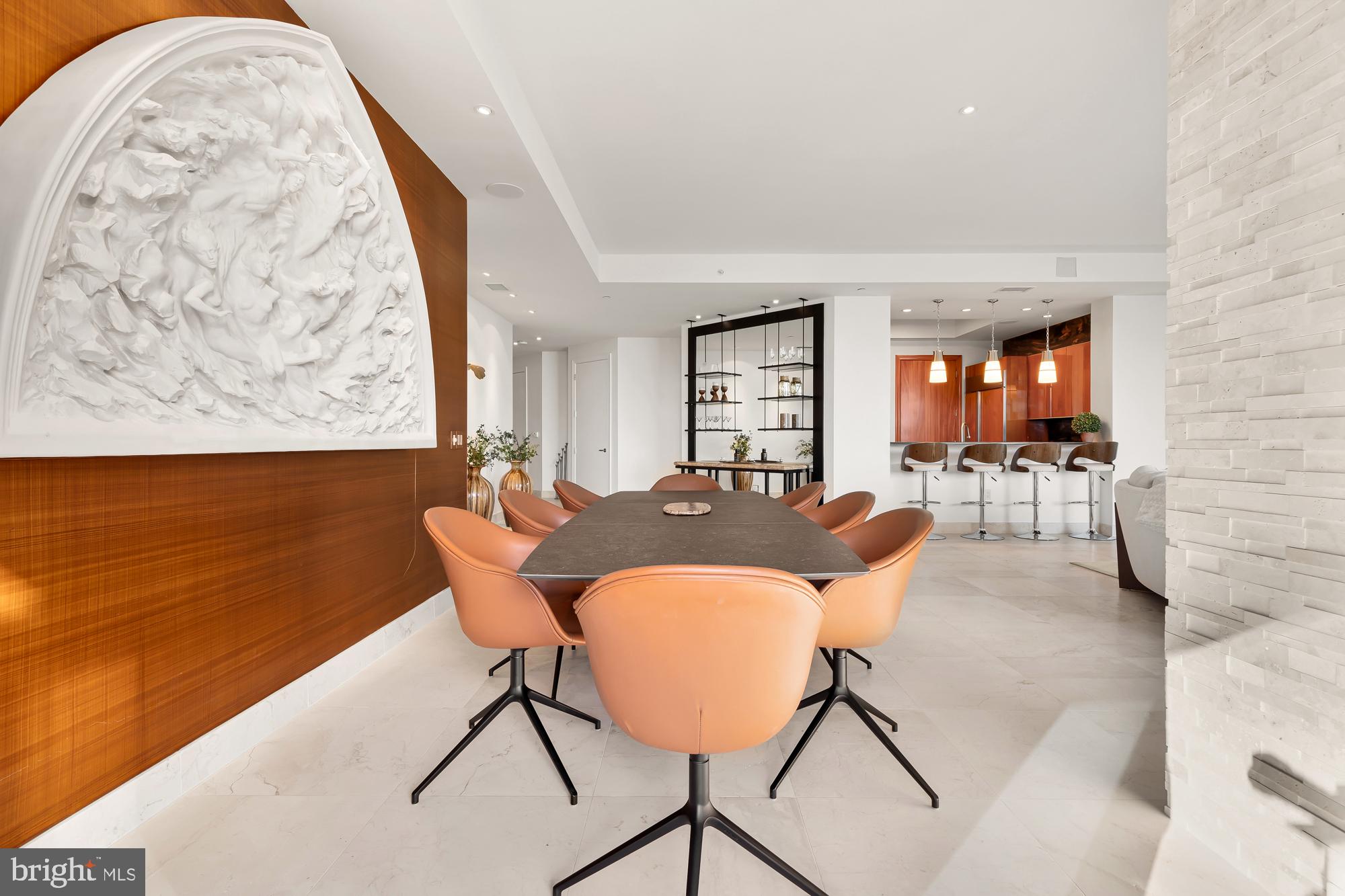 TURNBERRY TOWER - Residential