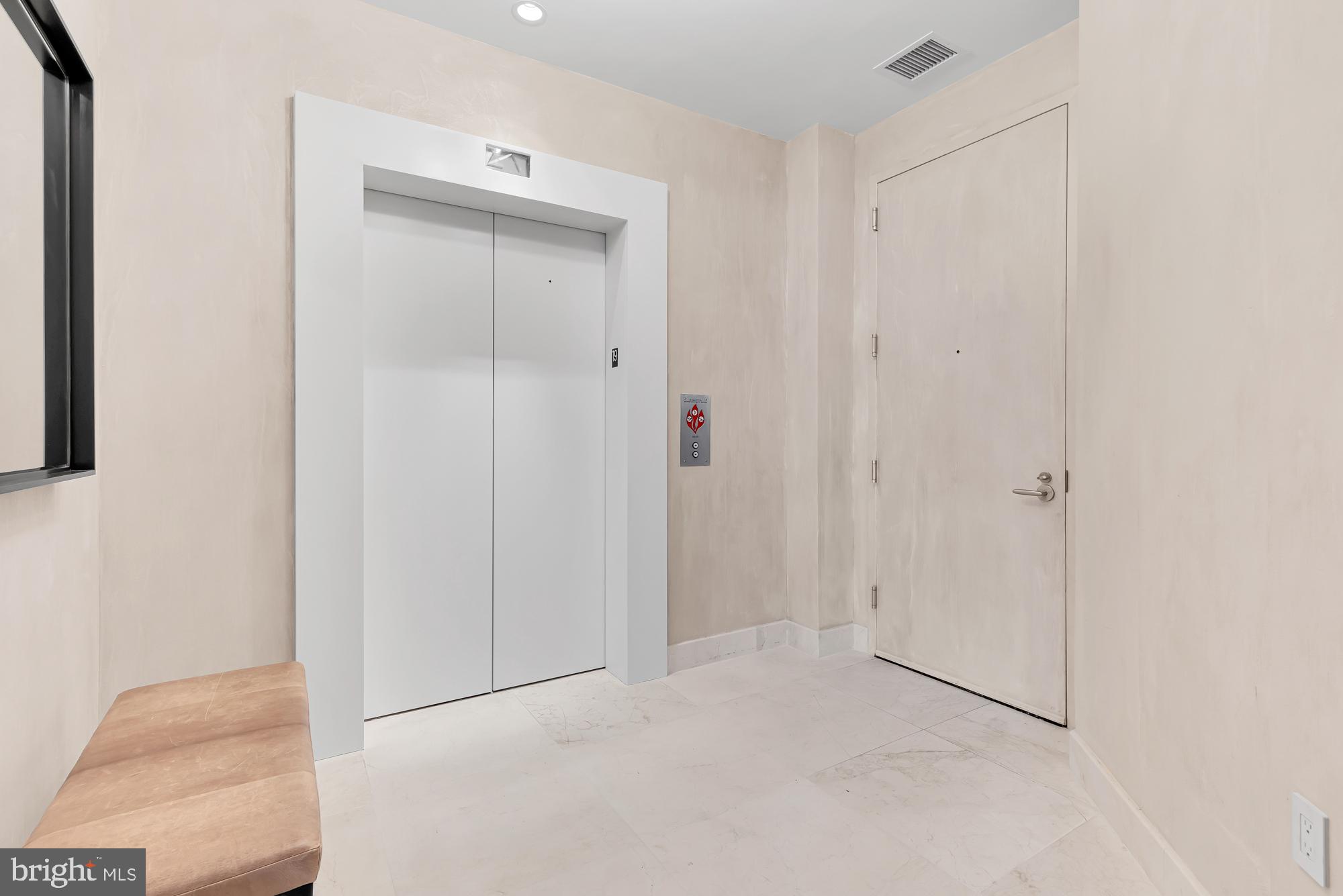 TURNBERRY TOWER - Residential