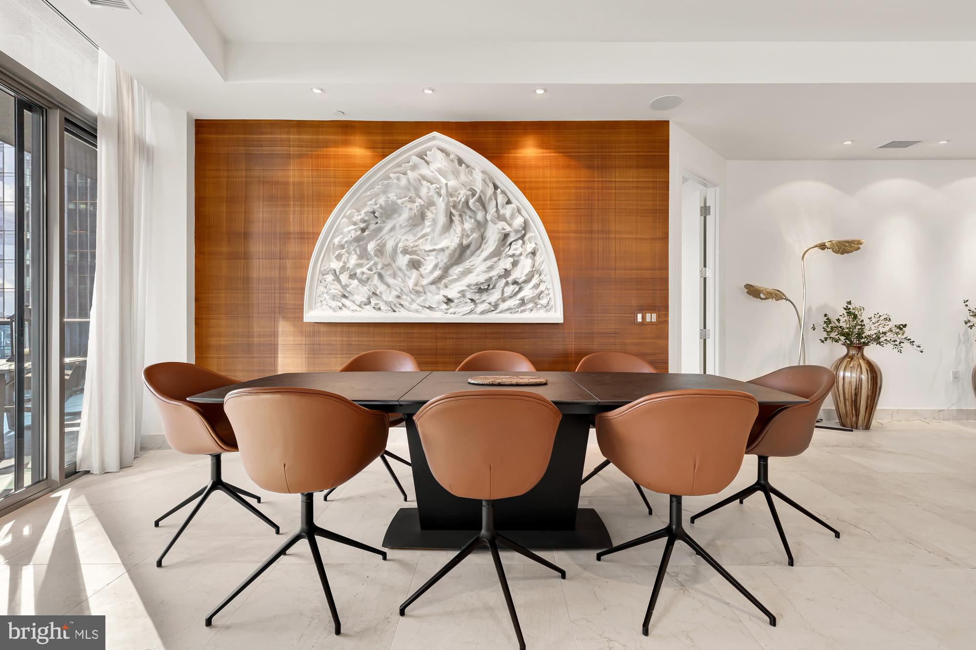 TURNBERRY TOWER - Residential