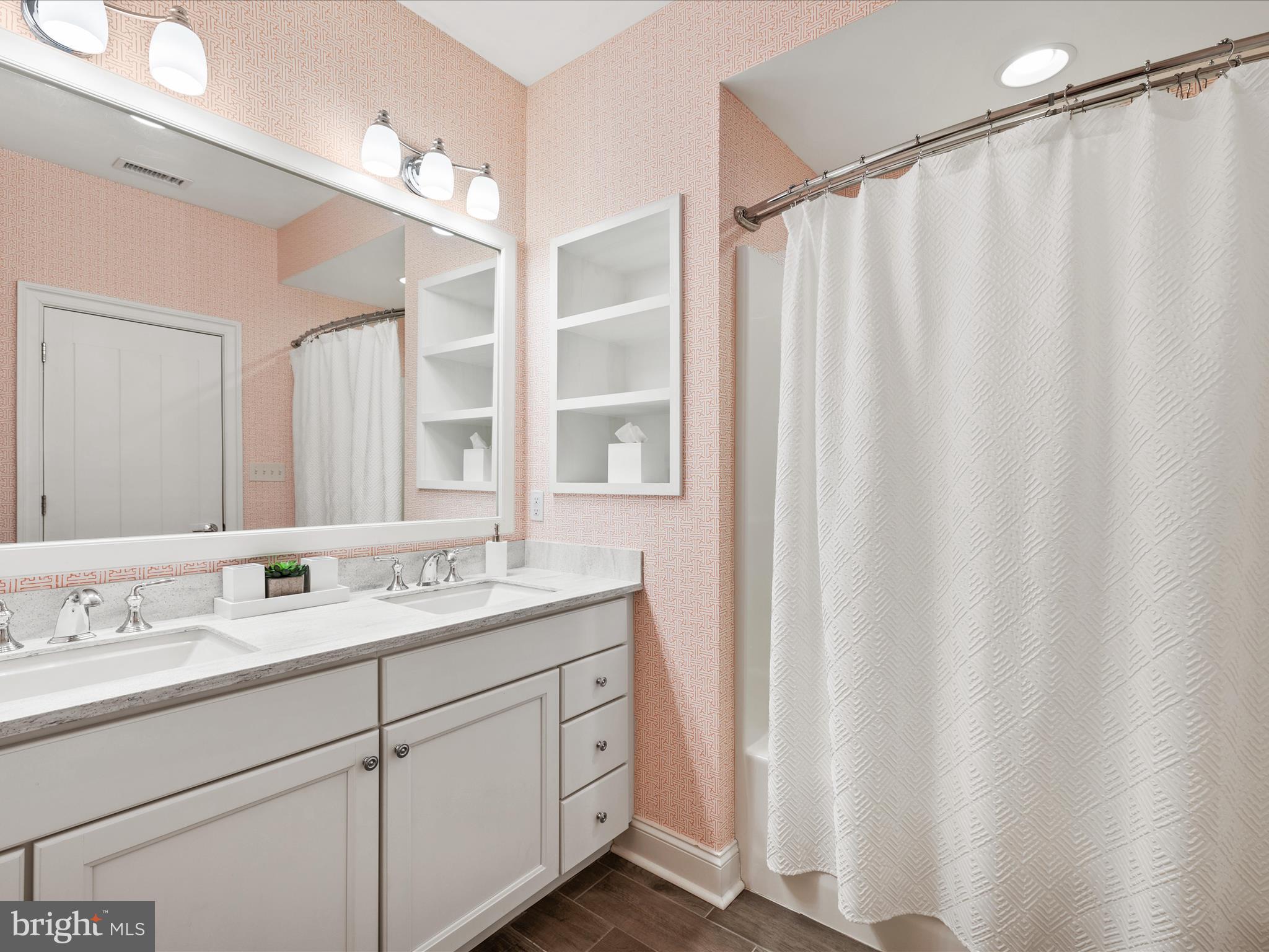 PENINSULA - Residential