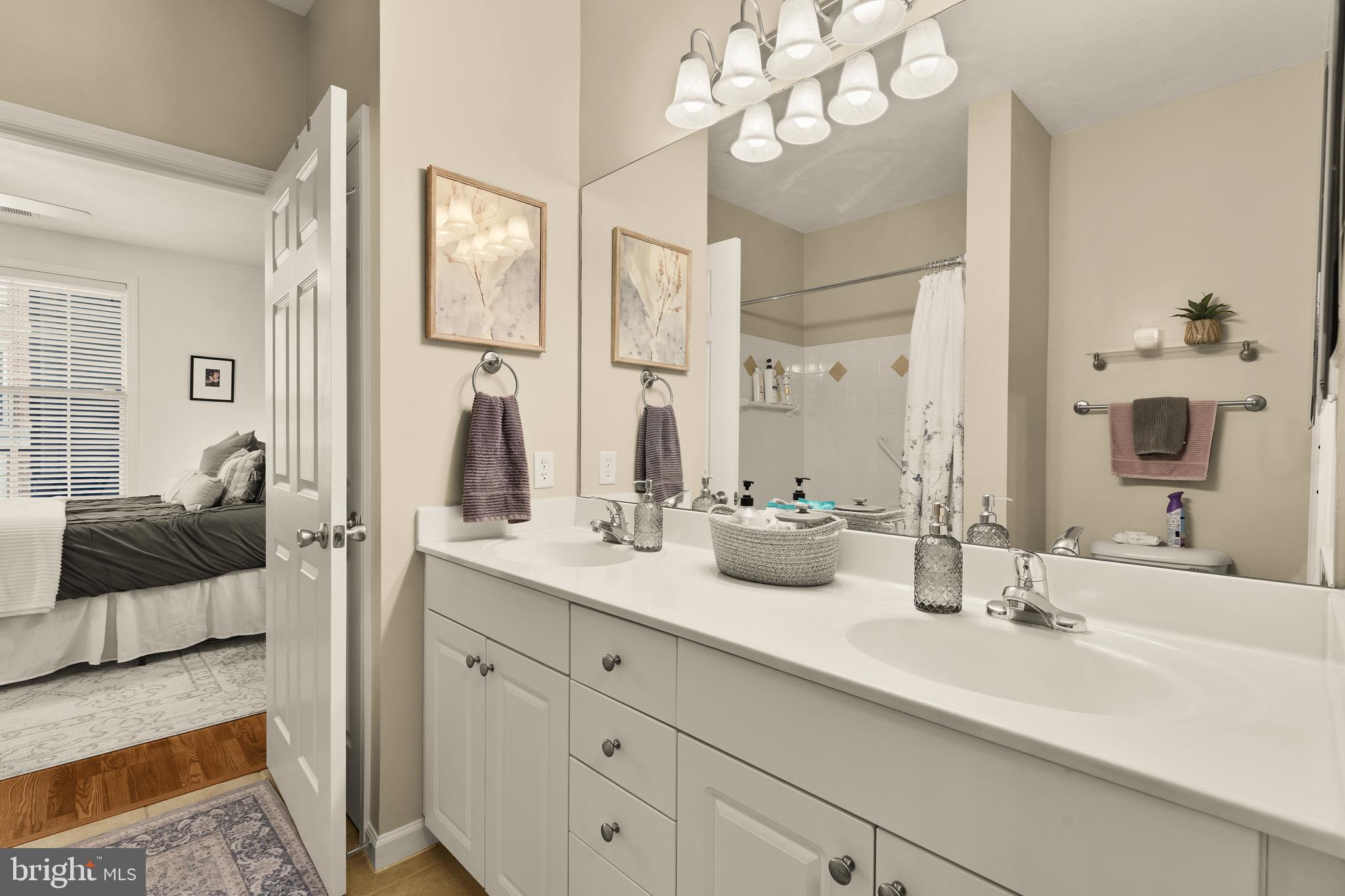 THE COLONNADE AT KENTLANDS - Residential